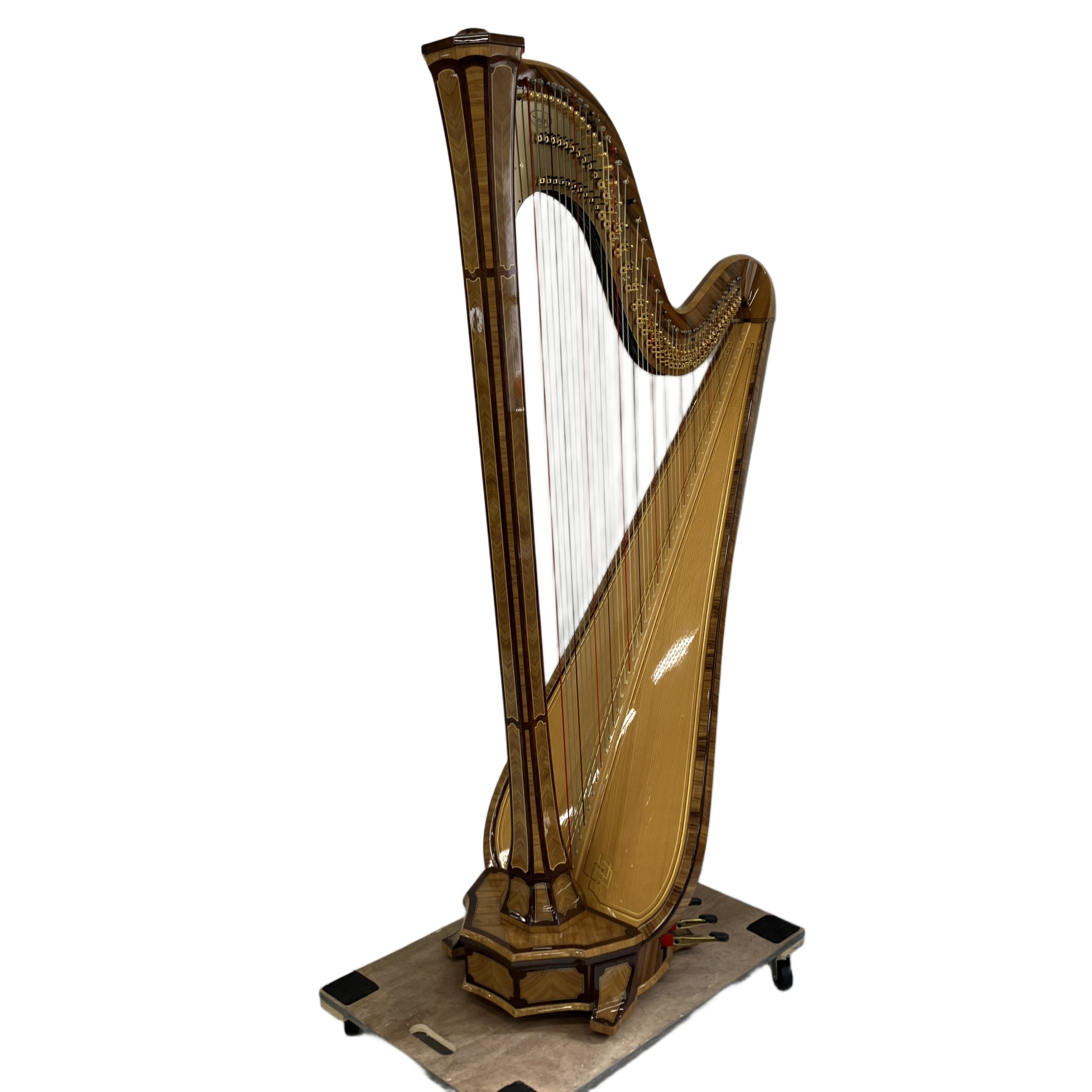 ハイエンドなコンサート用ハープメーカーとして名高い Salvi Harps の 47弦モデル「ARIANNA」が入荷となります!