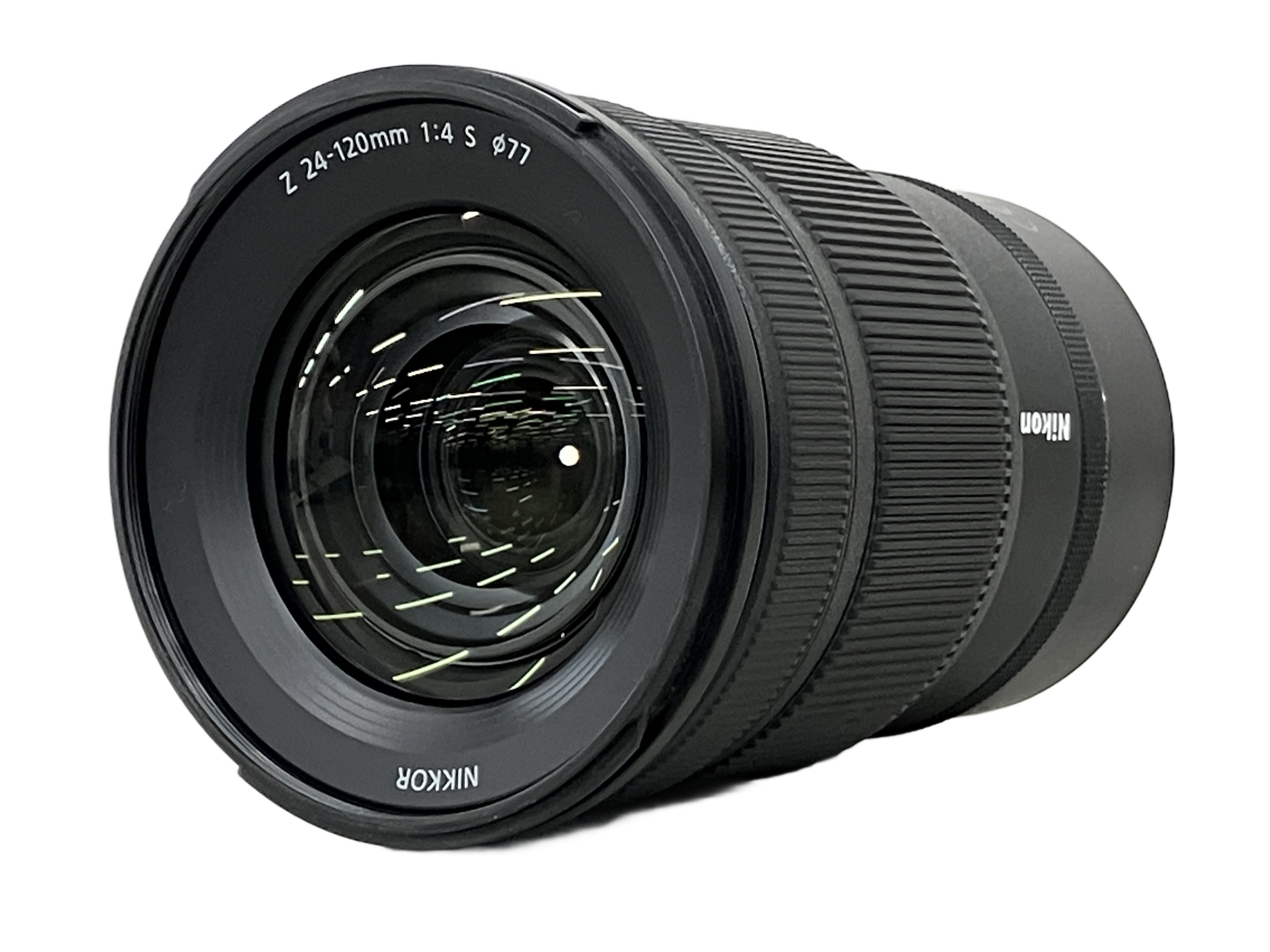 高解像と機動性を両立した万能標準ズームレンズ