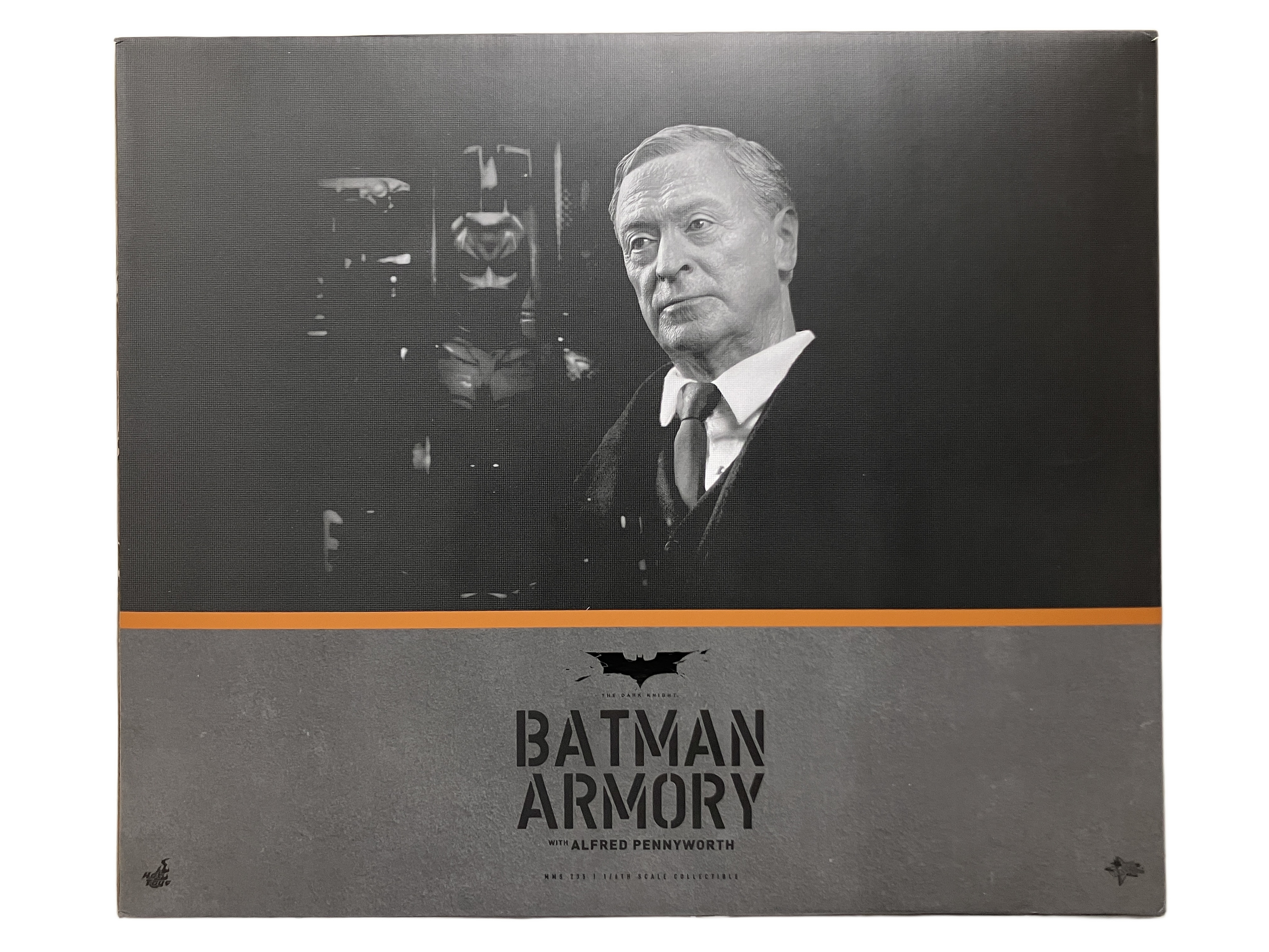 HOT TOYS BATMAN ARMORY MMS235 バットマン