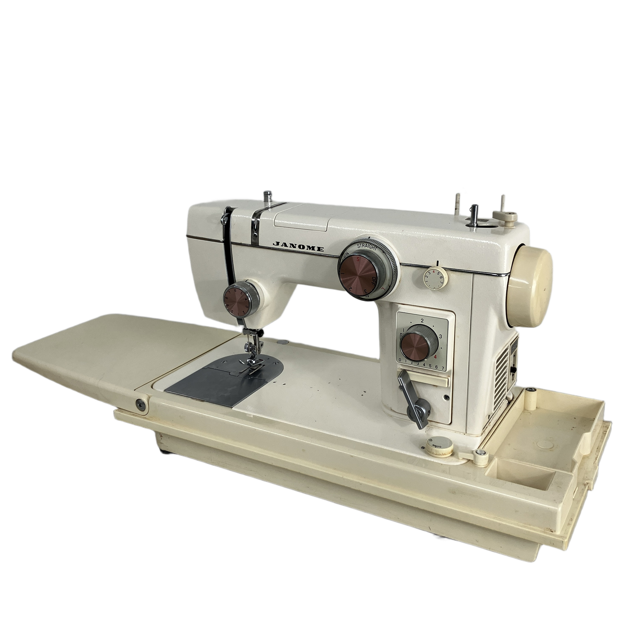 ミシン買取【持ち込み可能！30年前のミシンも査定】