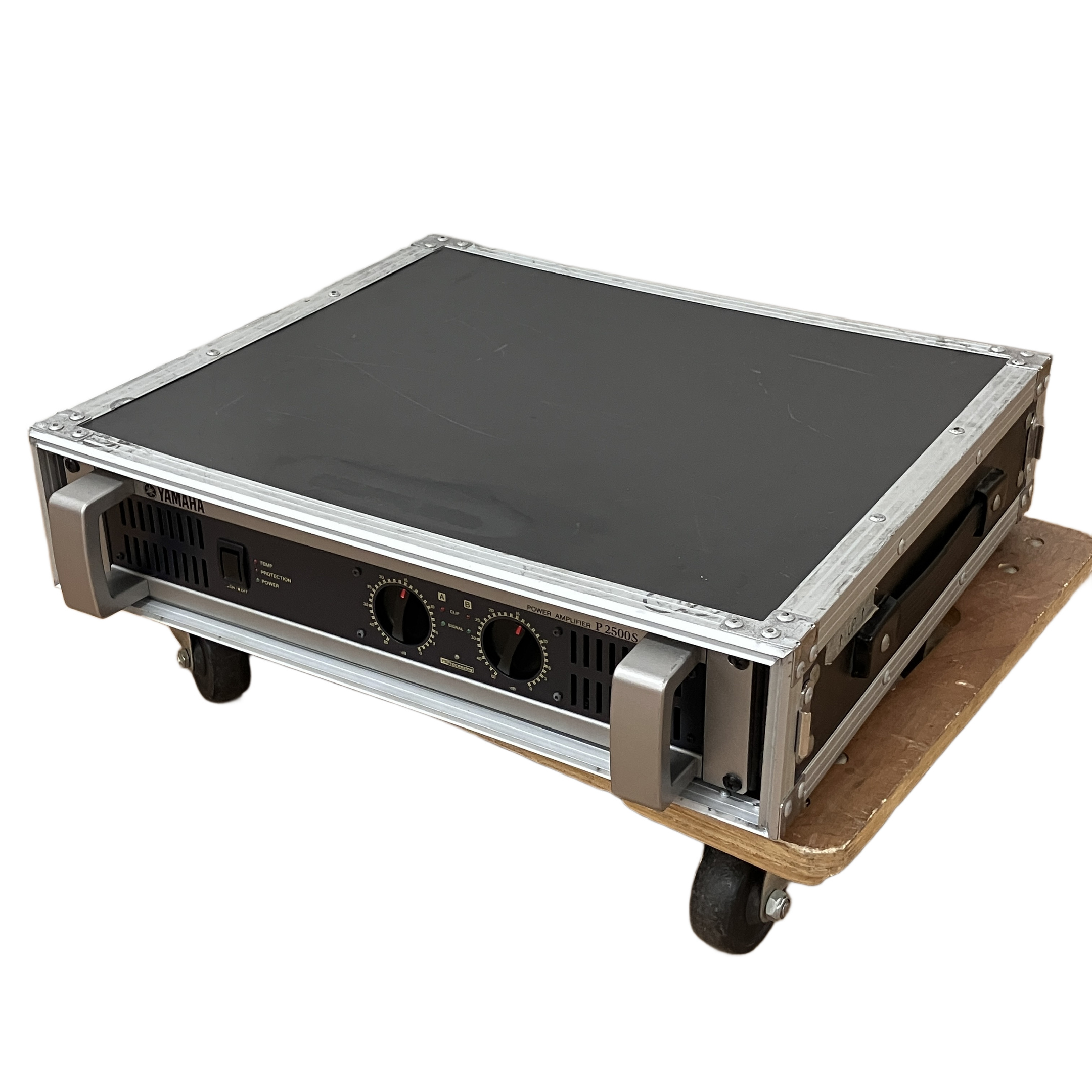 YAMAHA P2500S パワーアンプ