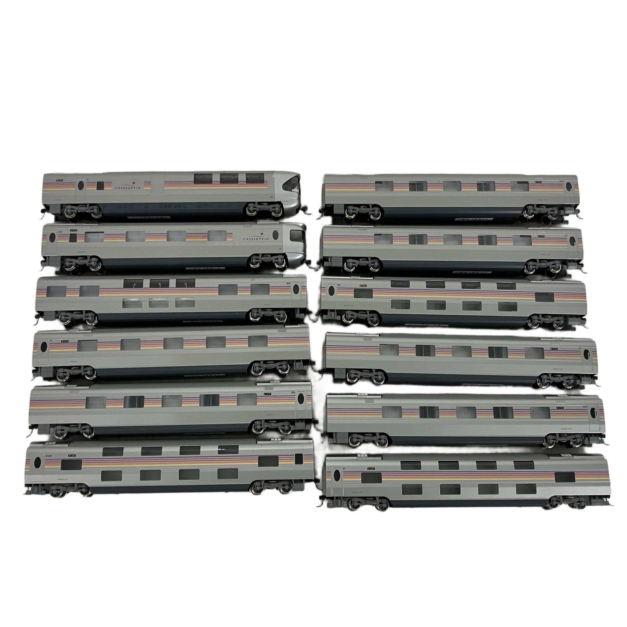 ★真鍮製ならではのずっしりとした重厚感と、実車のステンレスボディを巧みに表現した美しい塗装★