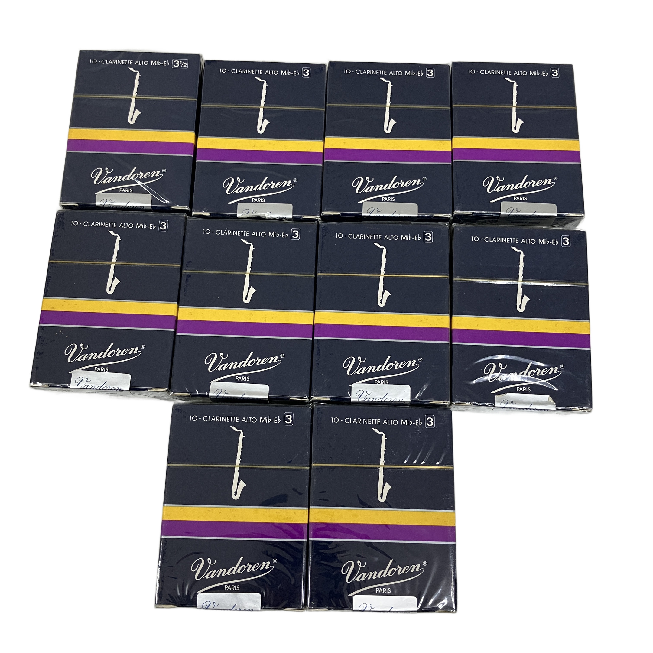 楽器店閉業に伴い、楽器アクセサリー大量入荷中!!