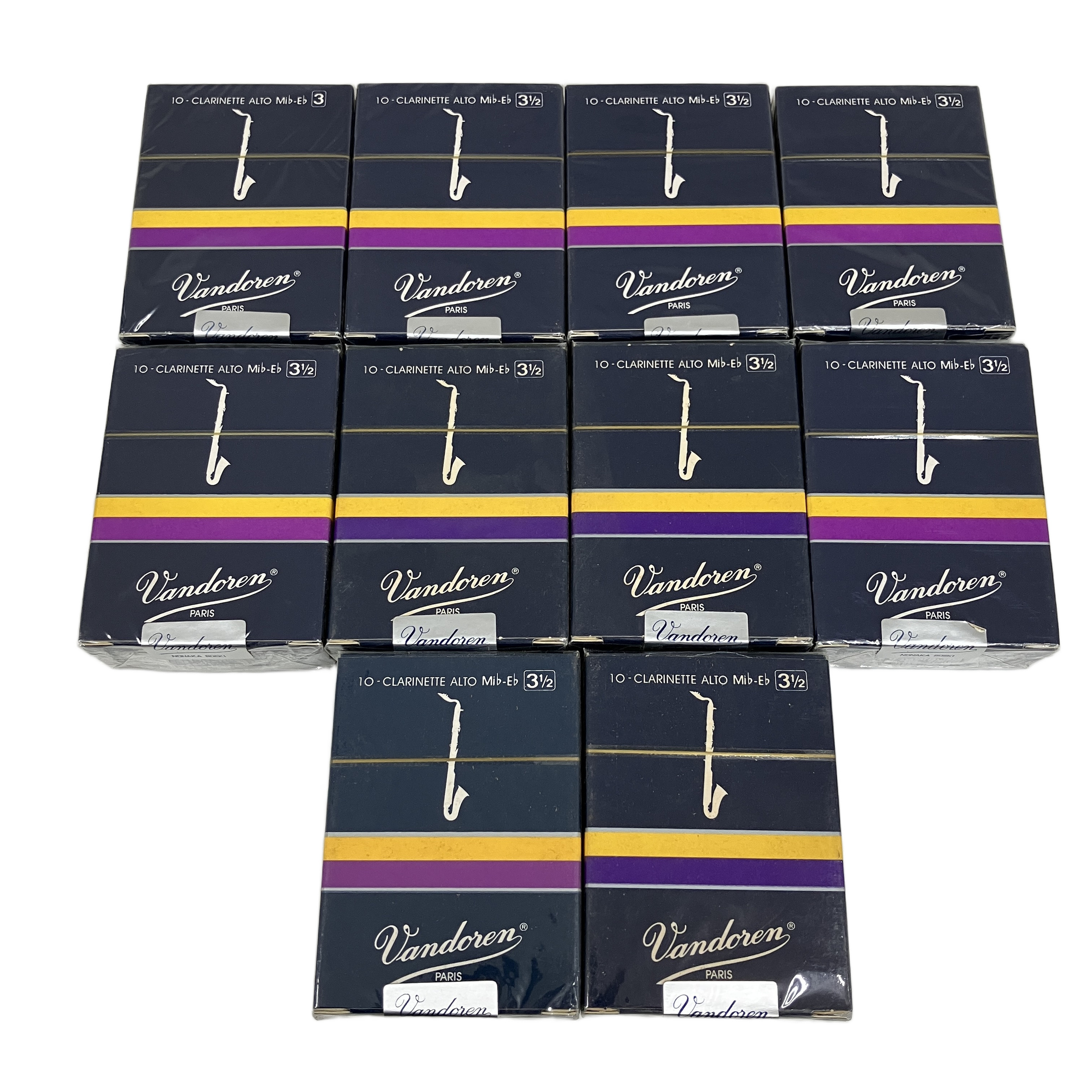 楽器店閉業に伴い、楽器アクセサリー大量入荷中!!