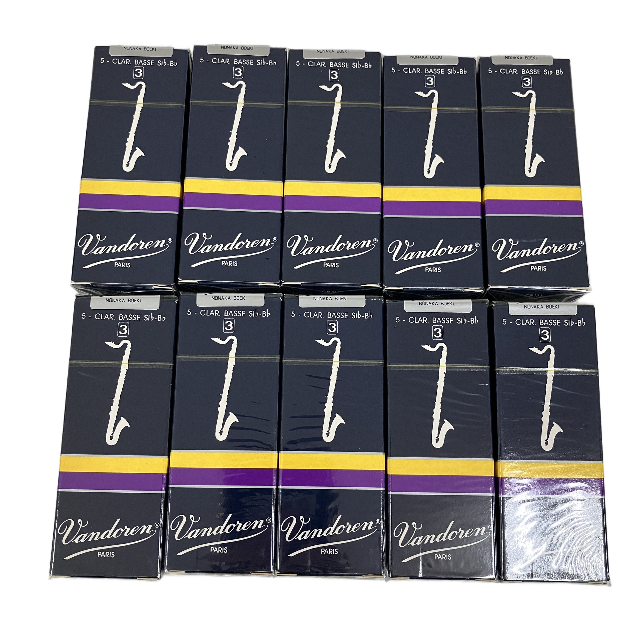 楽器店閉業に伴い、楽器アクセサリー大量入荷中!!