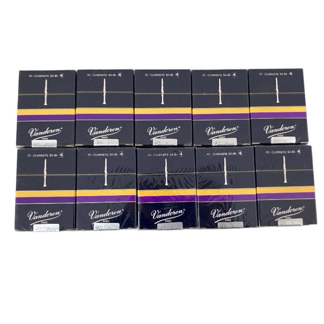 楽器店閉業に伴い、楽器アクセサリー大量入荷中!!