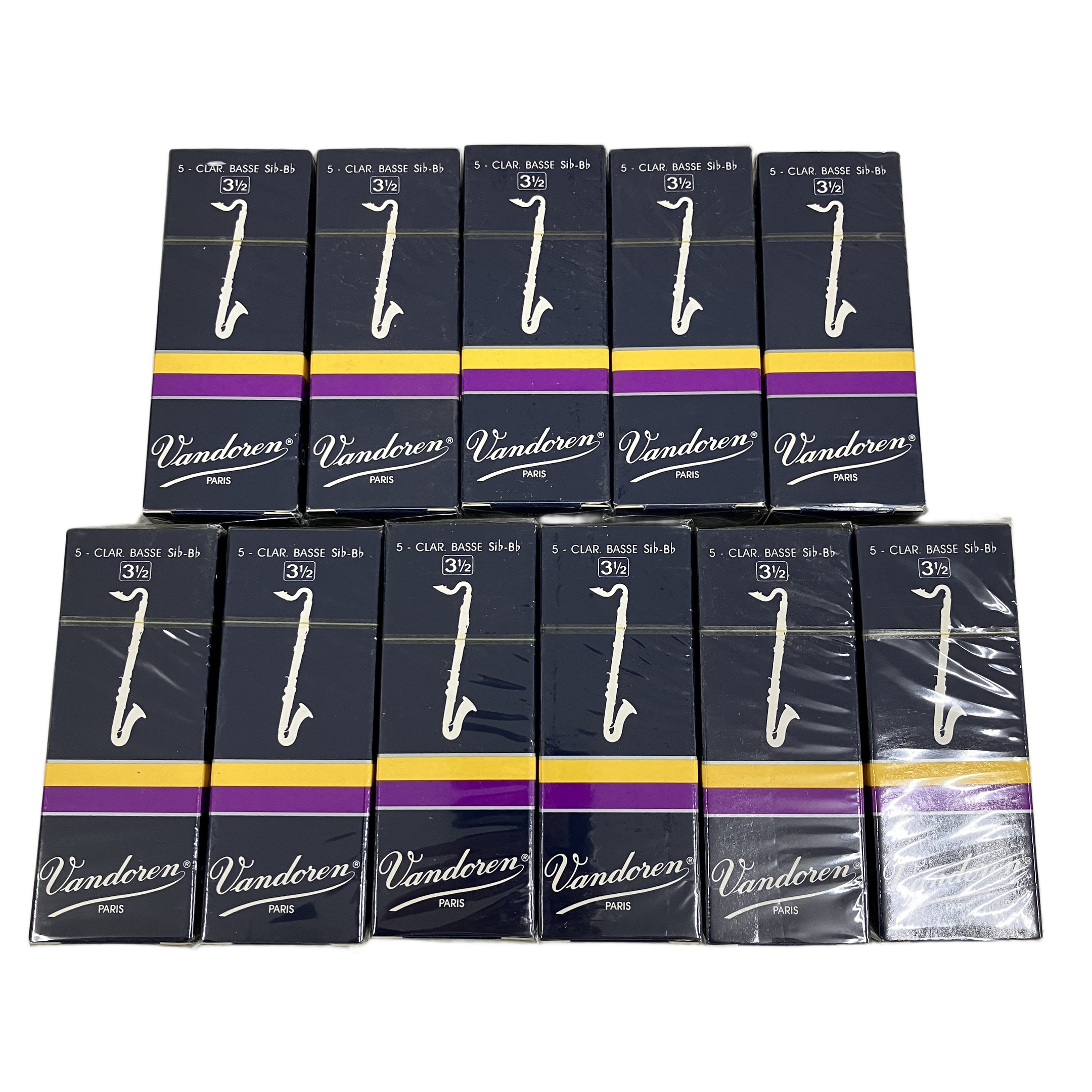 楽器店閉業に伴い、楽器アクセサリー大量入荷中!!