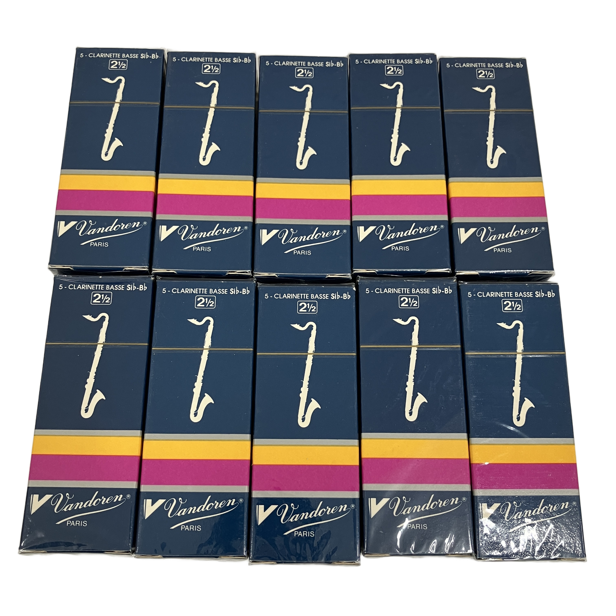 楽器店閉業に伴い、楽器アクセサリー大量入荷中!!