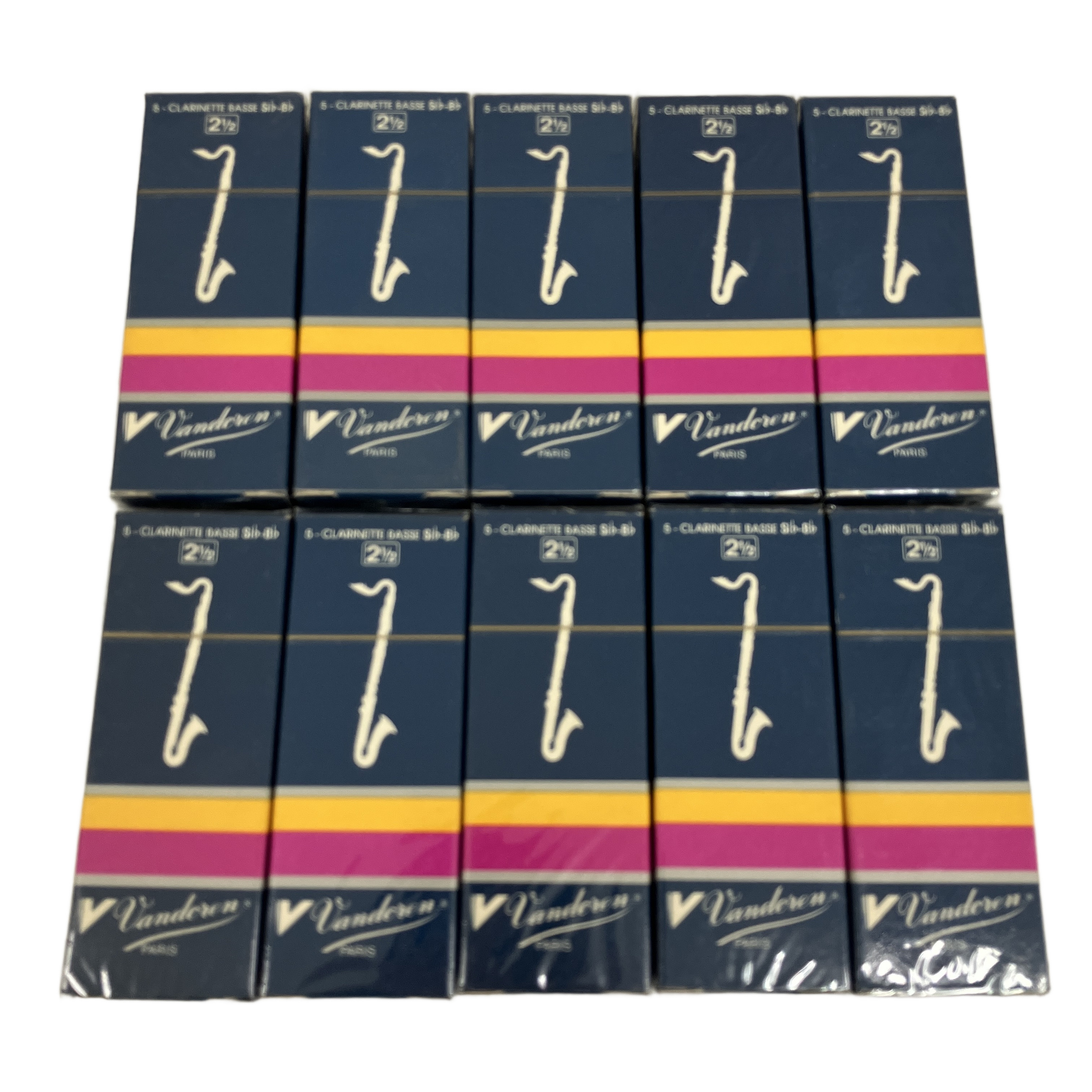 楽器店閉業に伴い、楽器アクセサリー大量入荷中!!