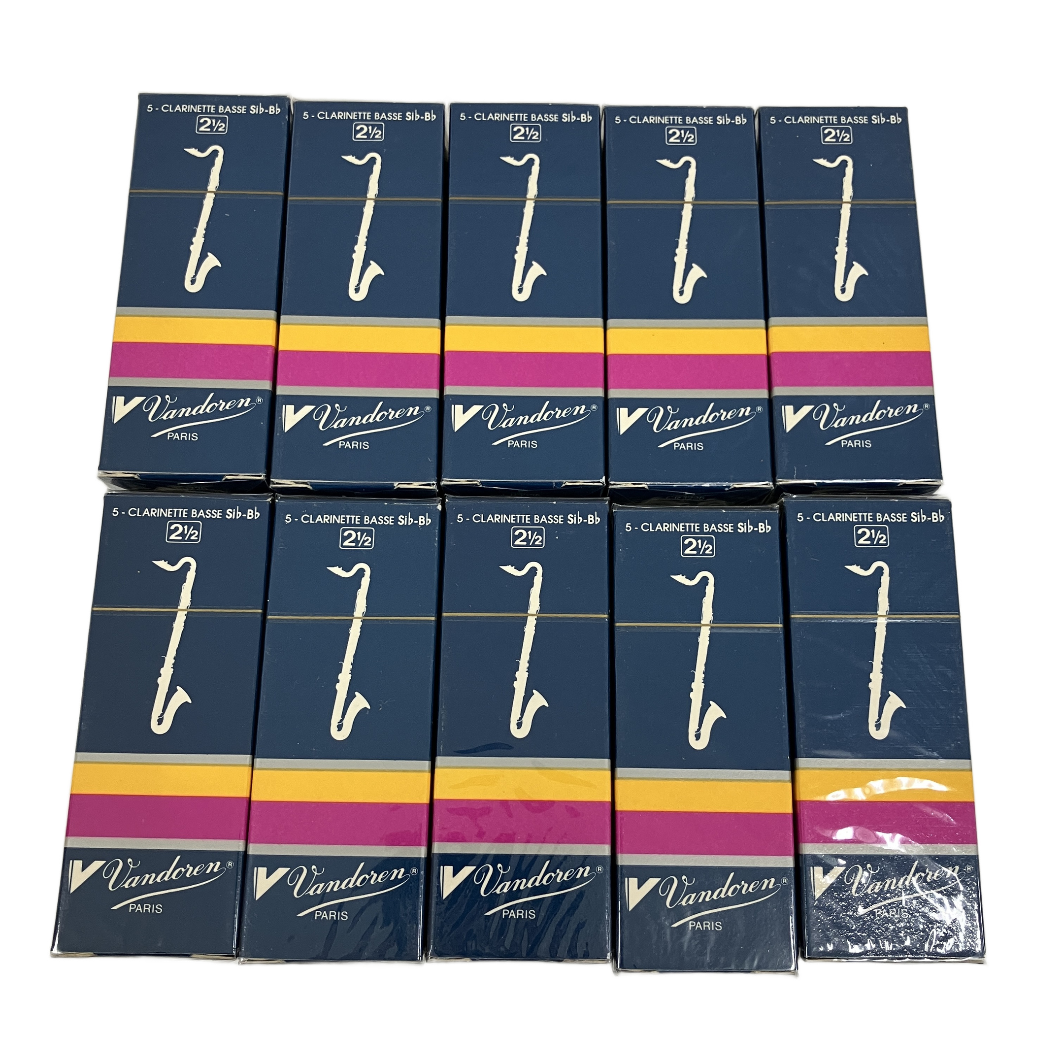 楽器店閉業に伴い、楽器アクセサリー大量入荷中!!