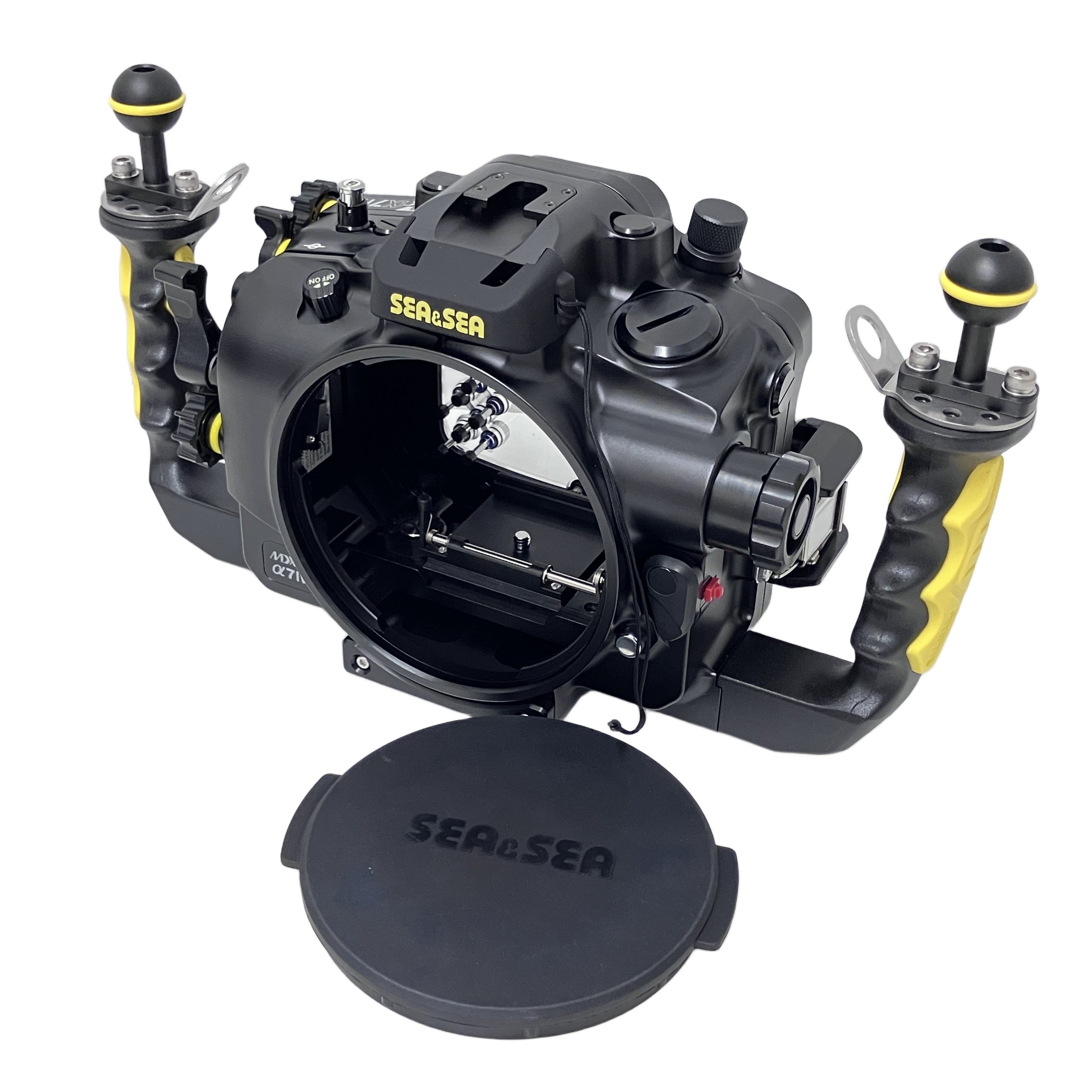 SEA&SEA MDX-α7IV U 水中ハウジング — ソニーα7 IVのポテンシャルを水中へ引き出し、プロ仕様の操作性と高い信頼性を凝縮した、アルミニウム合金削り出しの本格派ハウジング。