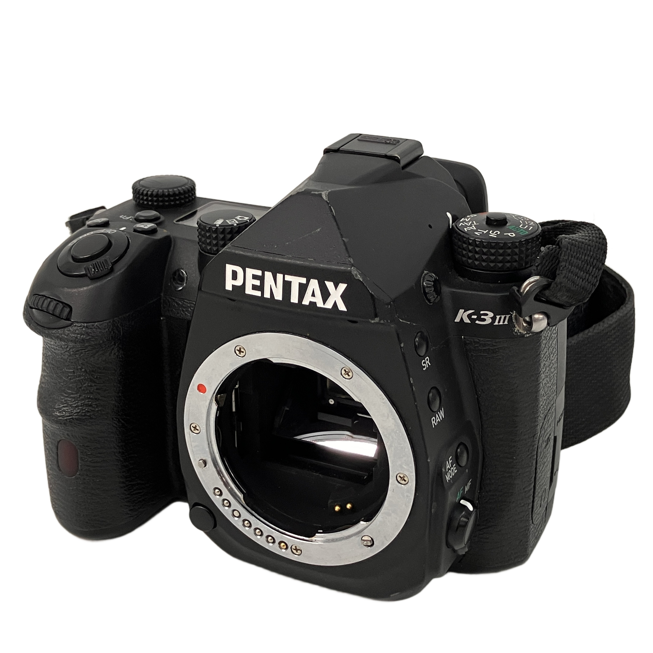 PENTAX K-3 Mark III D-BG8 バッテリーグリップ付き — 視野率100%・倍率1.05倍の圧倒的な光学ファインダーと、縦位置での操作性を極めたバッテリーグリップが融合した、APS-C一眼レフの完成形