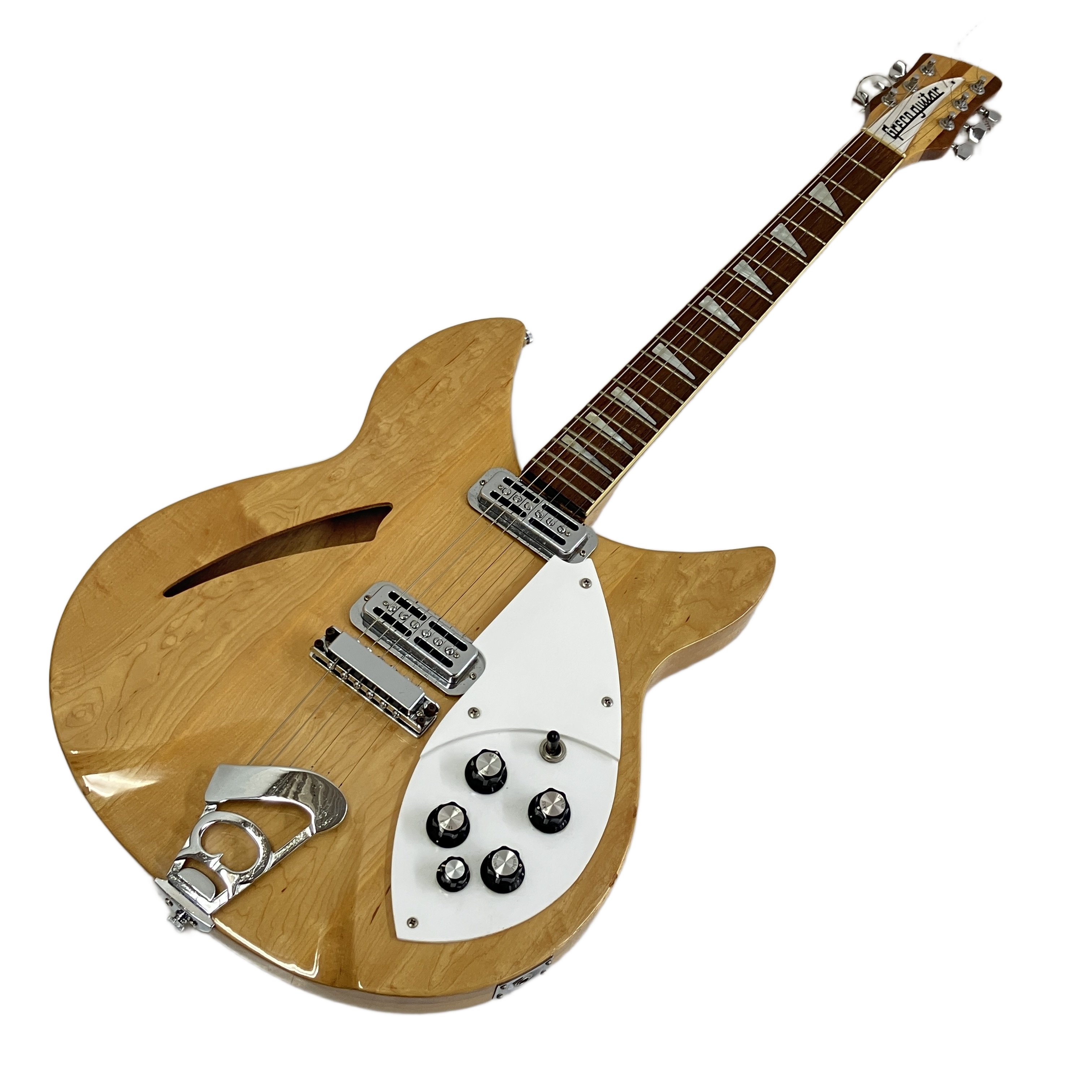 GRECO MAKES Ricknbacker — 個性的なフォルムと煌びやかなトーンが魅力のセミアコ・エレキギター