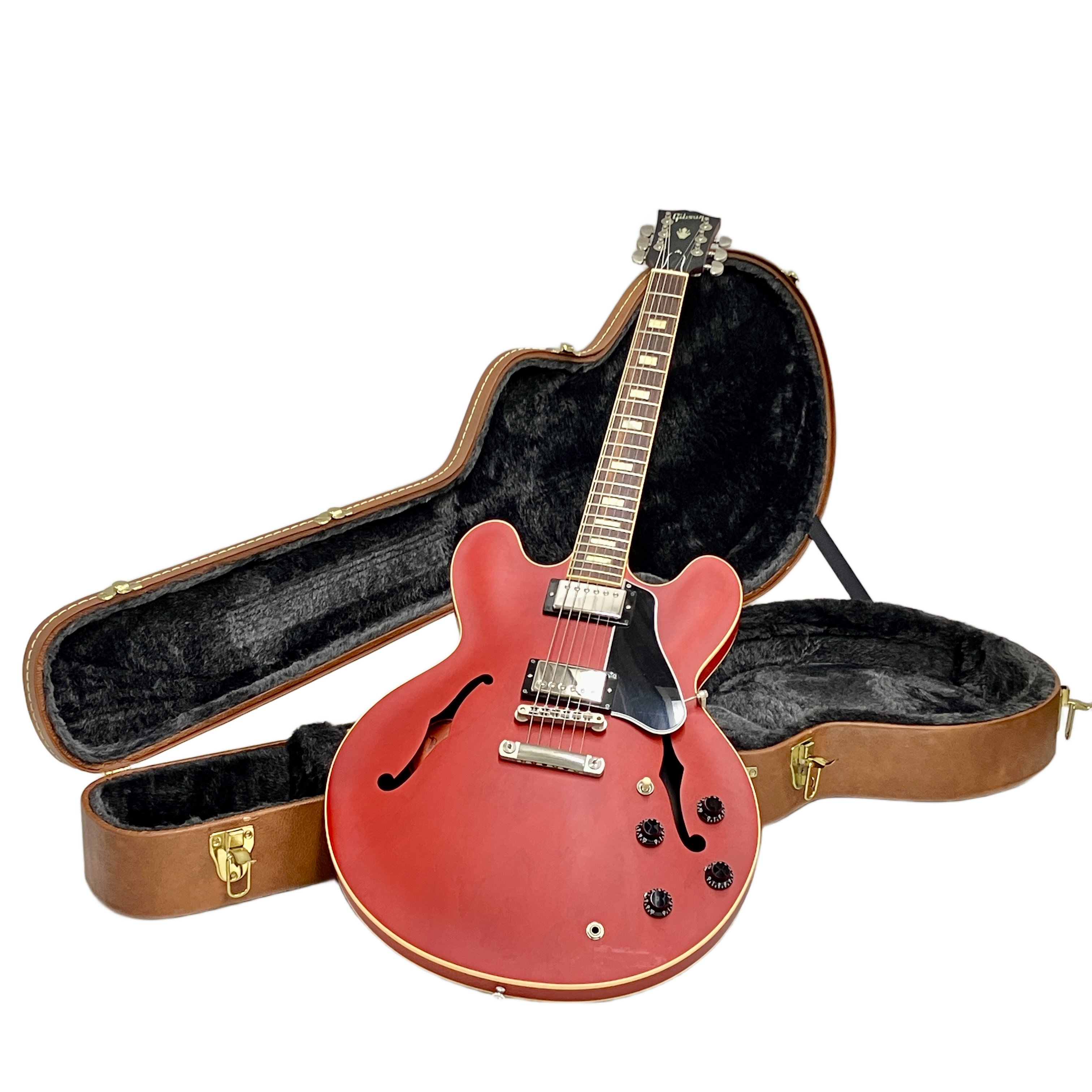 Gibson Memphis Custom Shop ES-335 Satin 2015 Faded Cherry — セミアコならではの豊かな箱鳴りとサテン仕上げの渋い風合いが魅力の1本