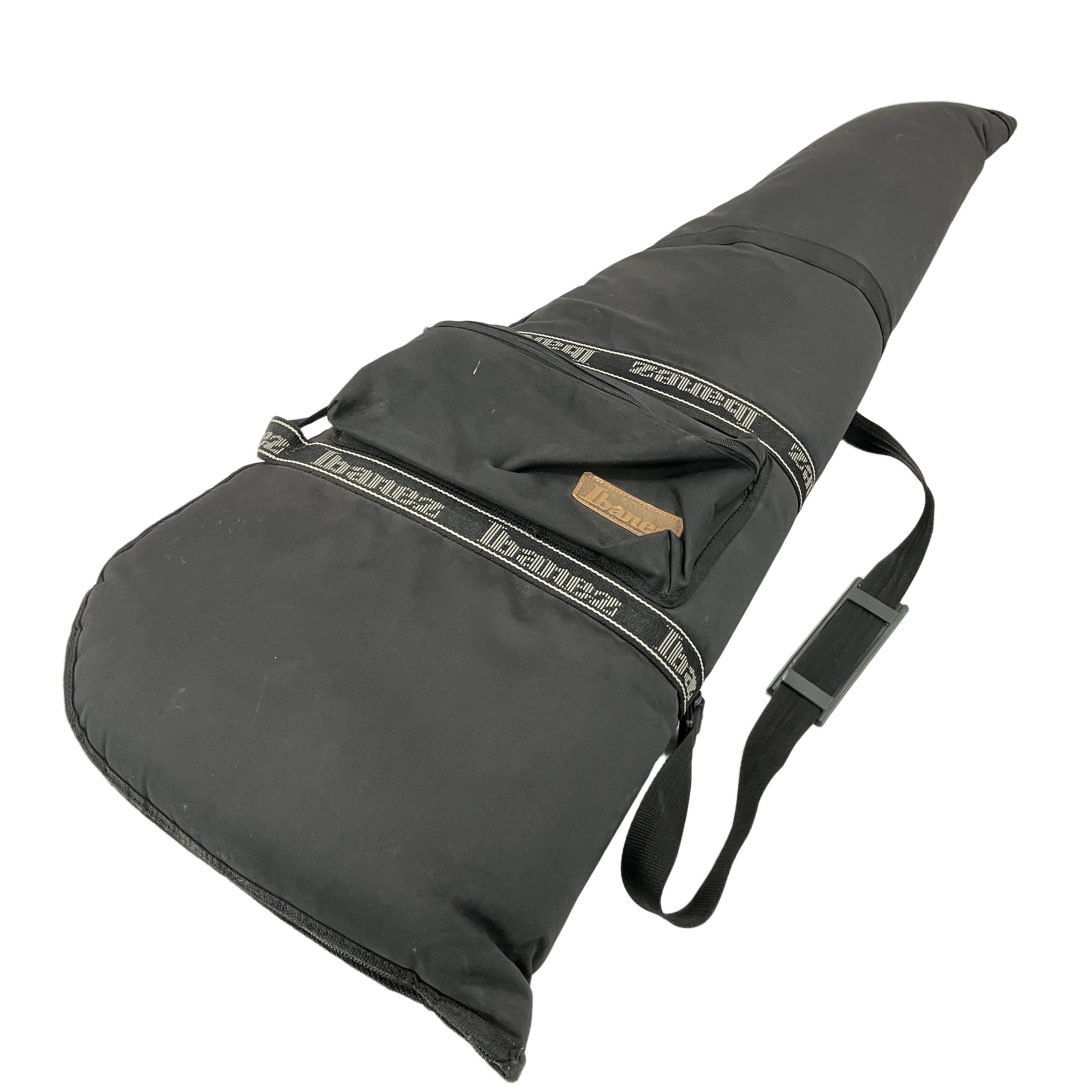 Ibanez PGM300 — ポール・ギルバートシグネチャーの弾きやすさと個性的なルックスが魅力のストラトタイプ