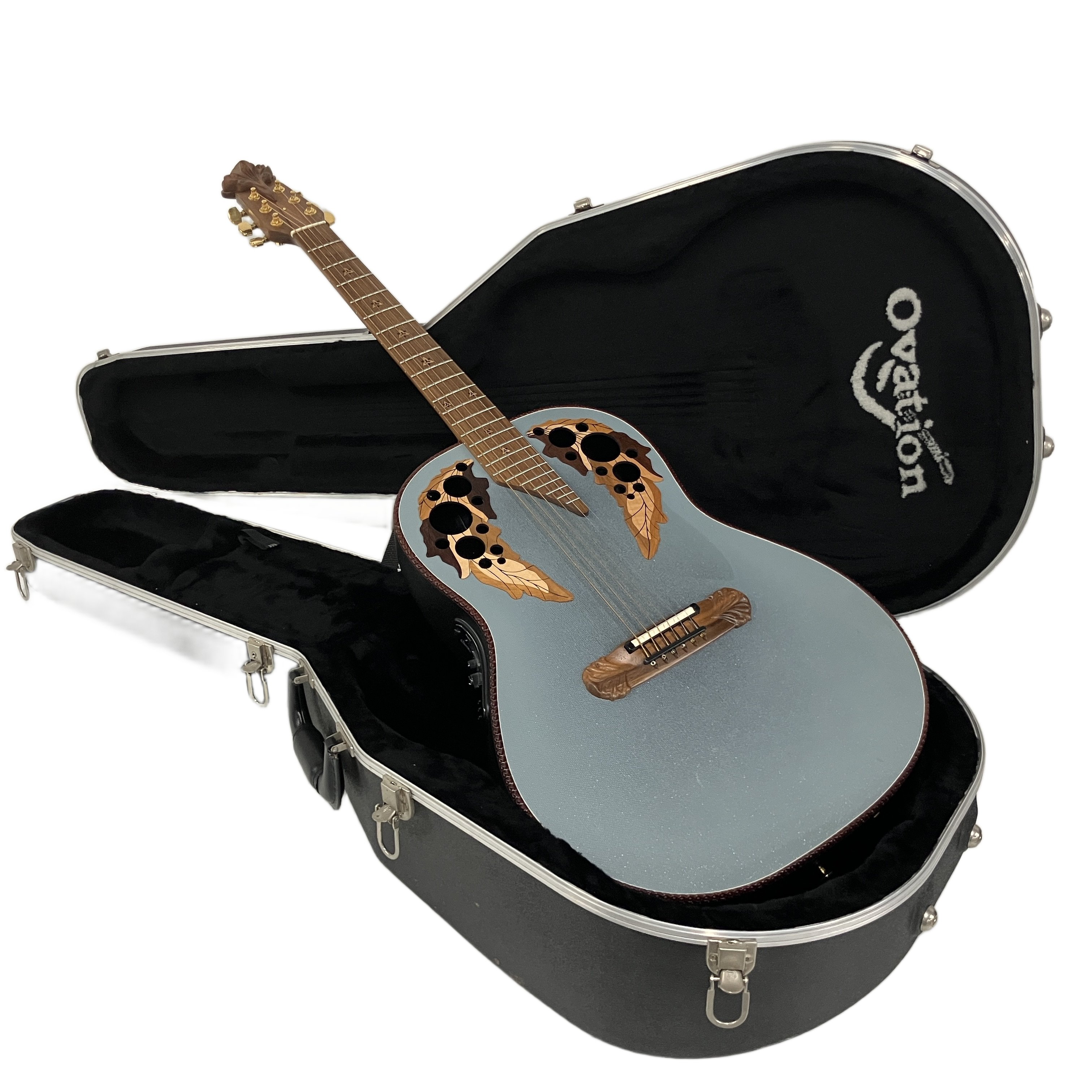 Ovation Adamas 1687GT-8 (Reverse Blue Burst):伝説の「青きカーボン」。ディープボウルが轟かせる、至高のオベーション・サウンド。