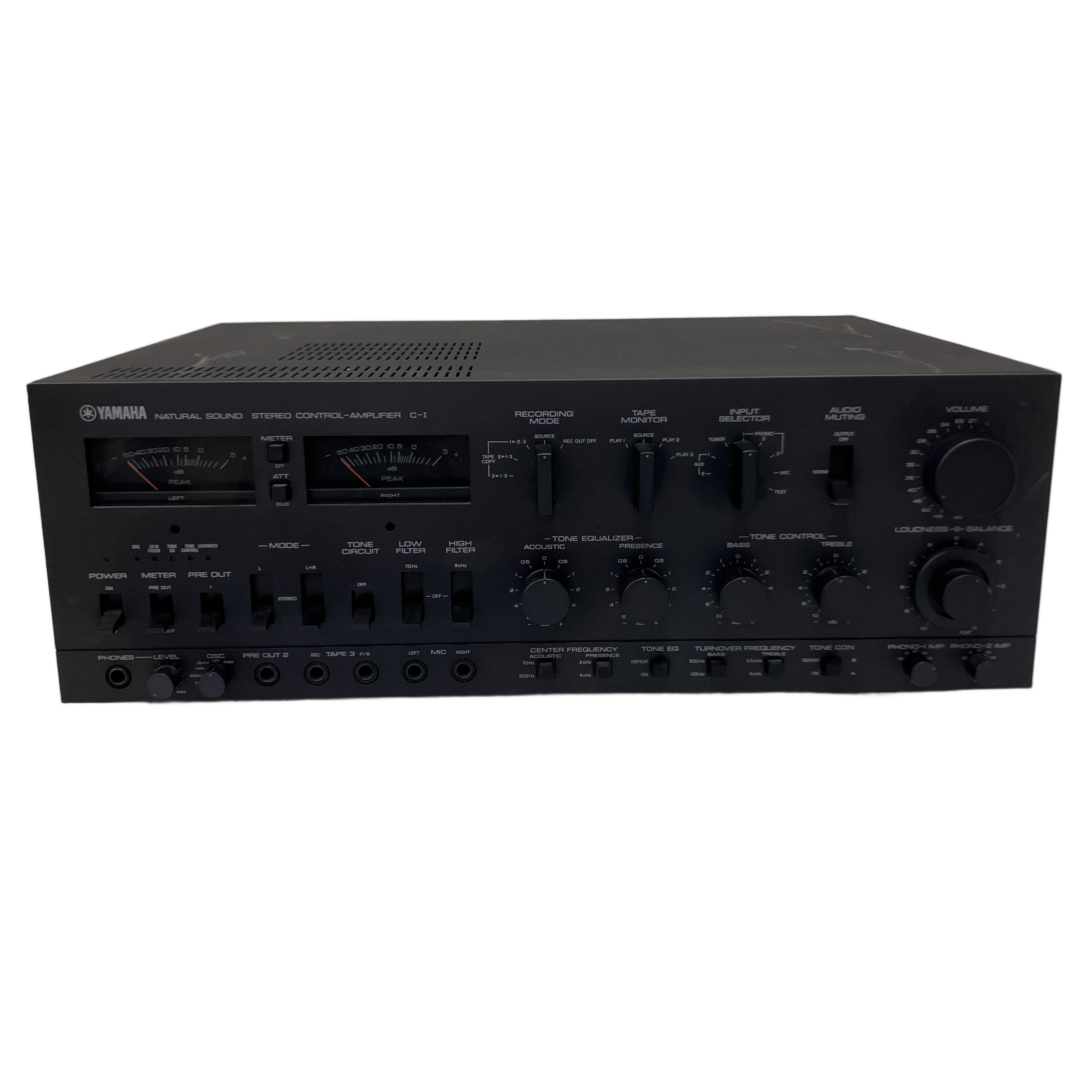 同社の持てる技術の粋を集めて開発した伝説のコントロールアンプ「C-1」