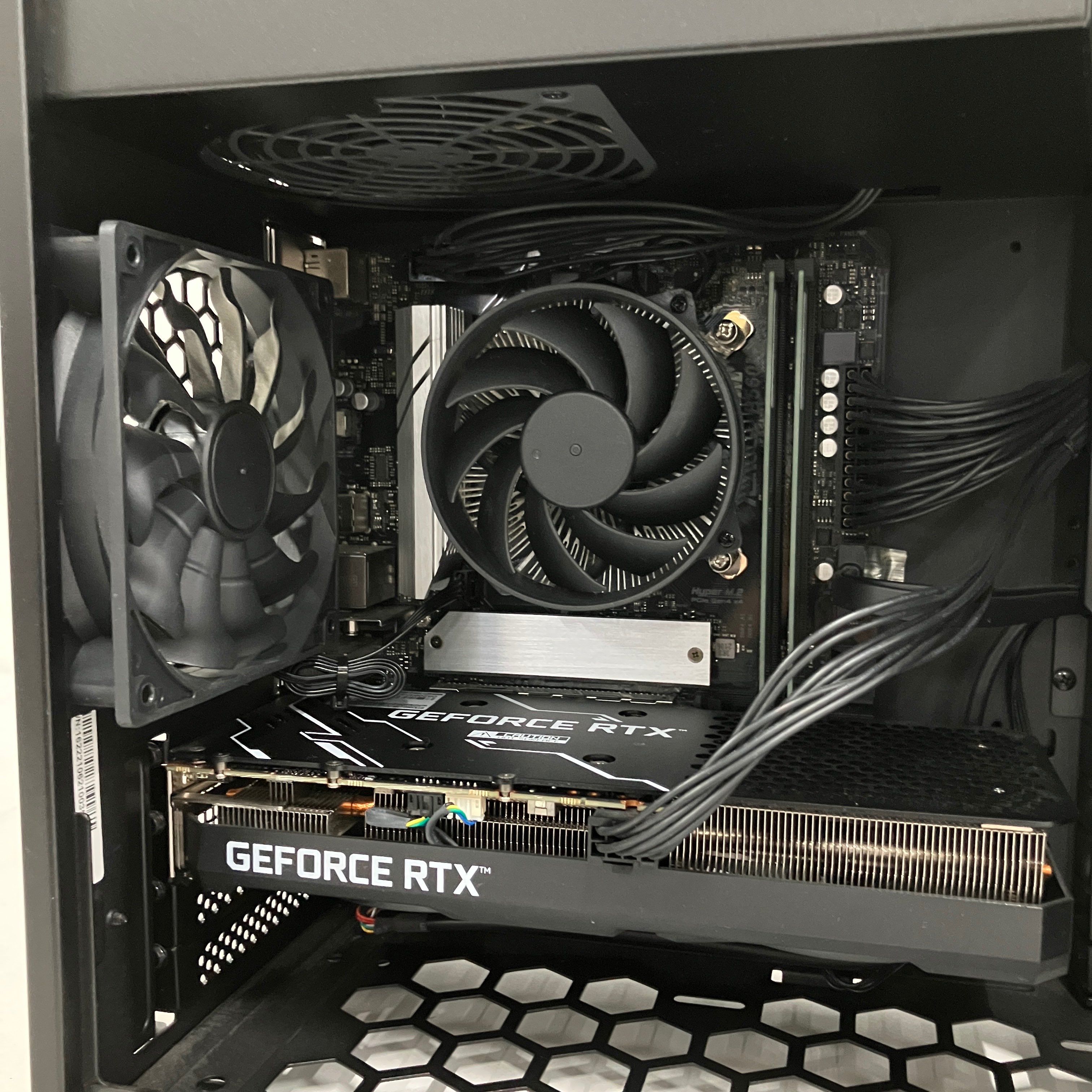 Mouse G-Tune PM-B560 RTX3060 ゲーミングデスクトップ