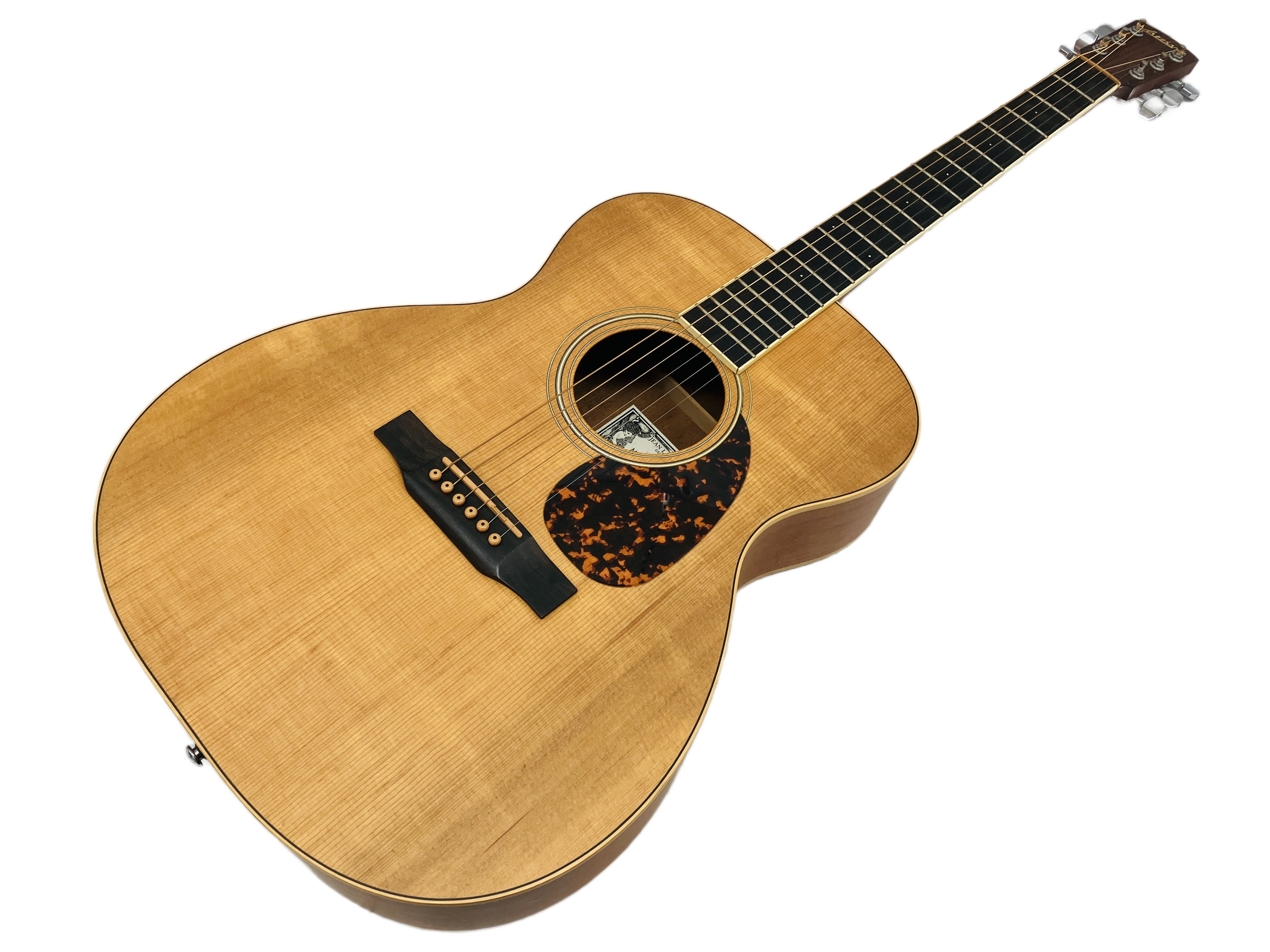 Larrivée OM-02 カナダ製 ― 端正な鳴りを備えた実力派OM・ハードケース付