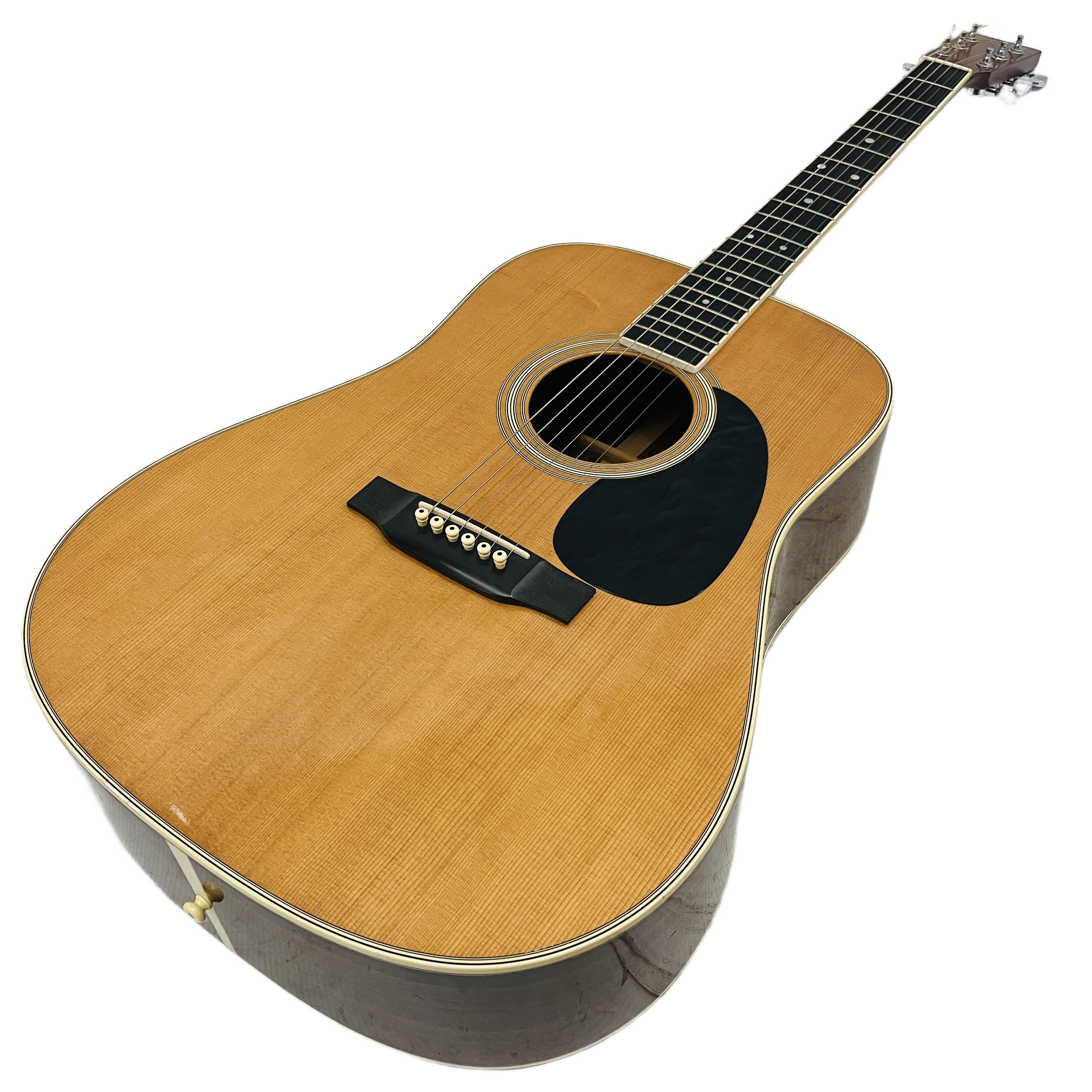 Martin D-35 2004年製|3ピースバックが奏でる深く甘い低音と豊かな響き