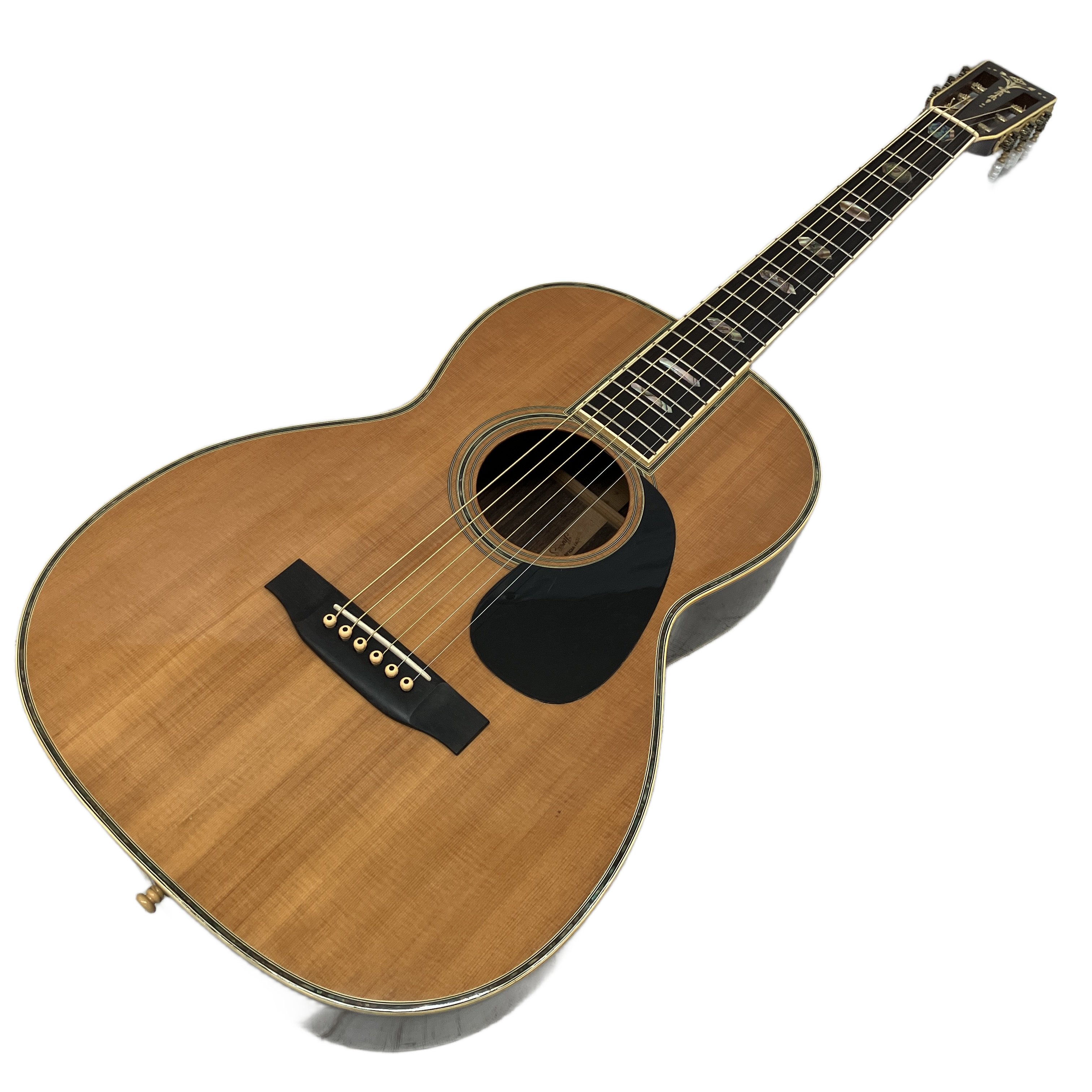 鈴木バイオリン ThreeS Troubadour TG-005|「和製マーチン」の魂が宿る、小ぶりなボディに凝縮された煌びやかなヴィンテージ・サウンド