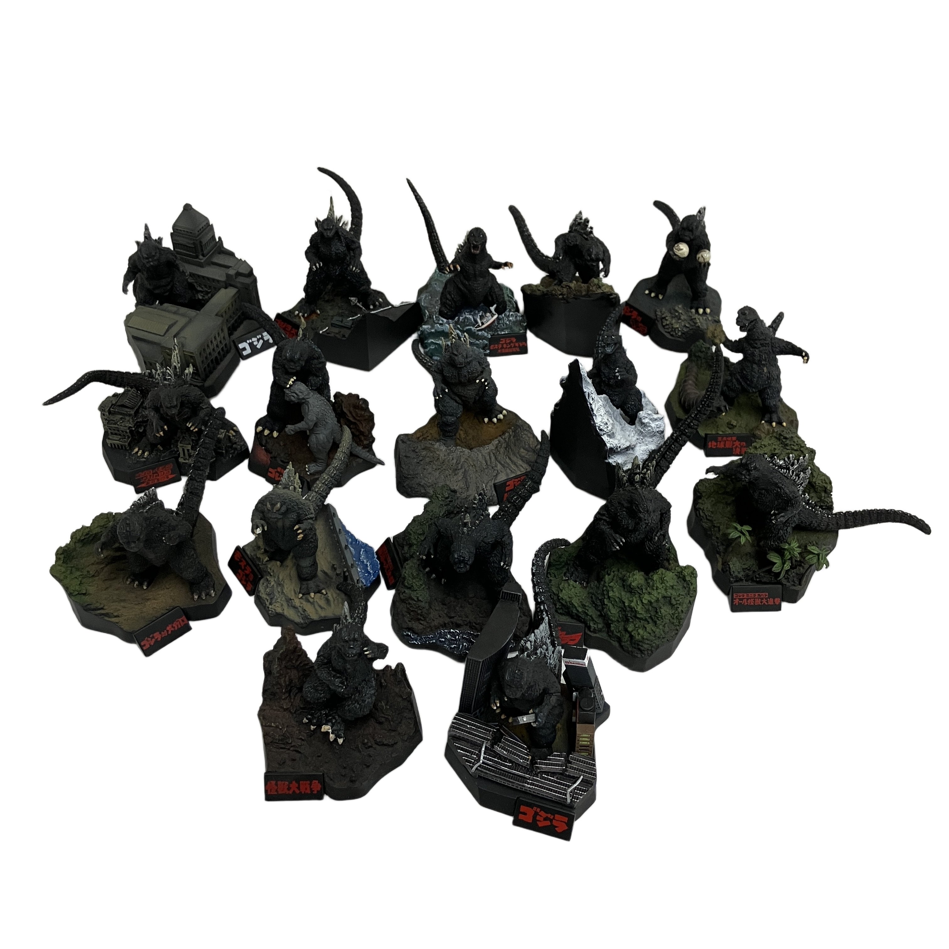 大量のフィギュアコレクション入荷いたしました!