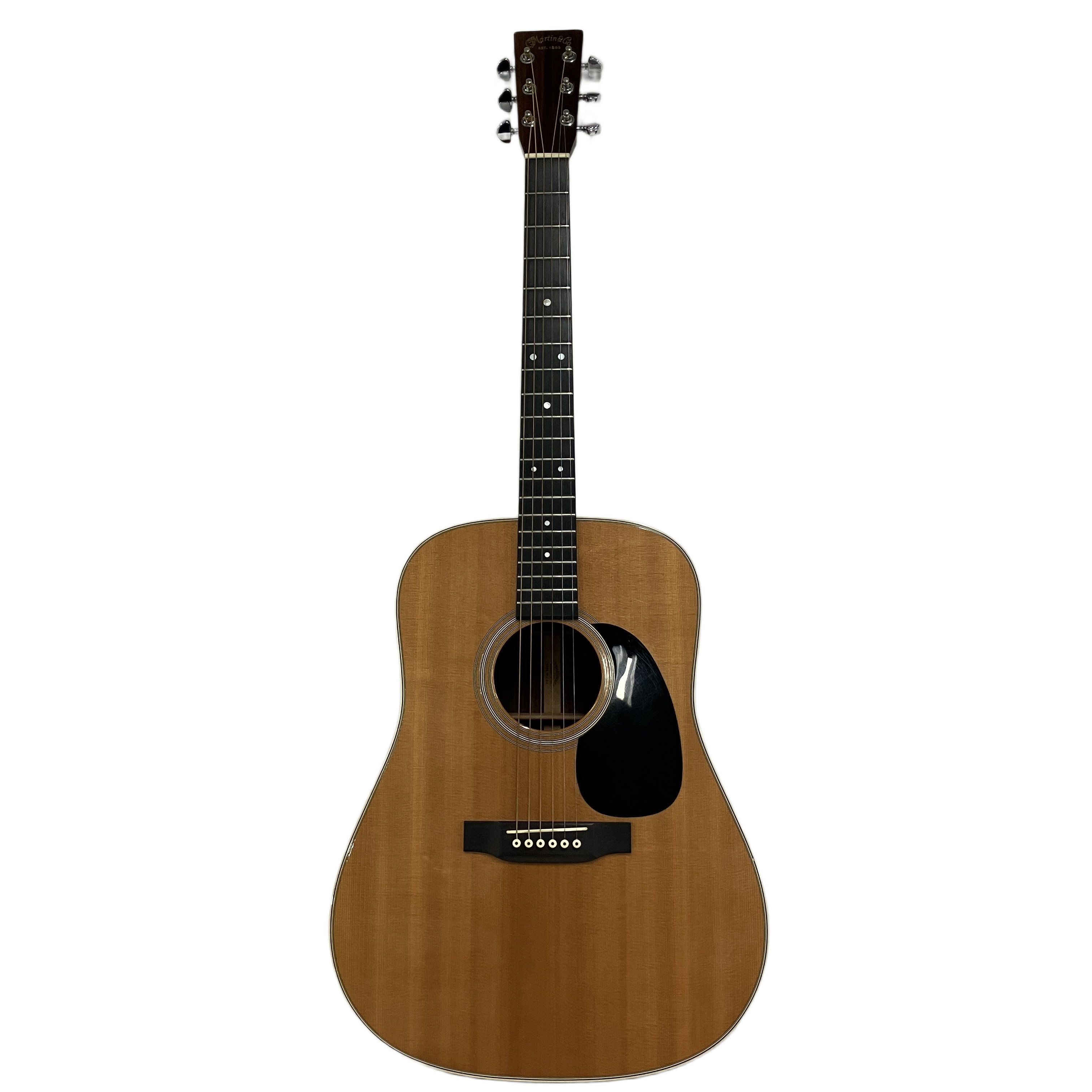 Martin D-28 |「アコースティックギターの原点」が生む、熟成の深みあるドレッドノート