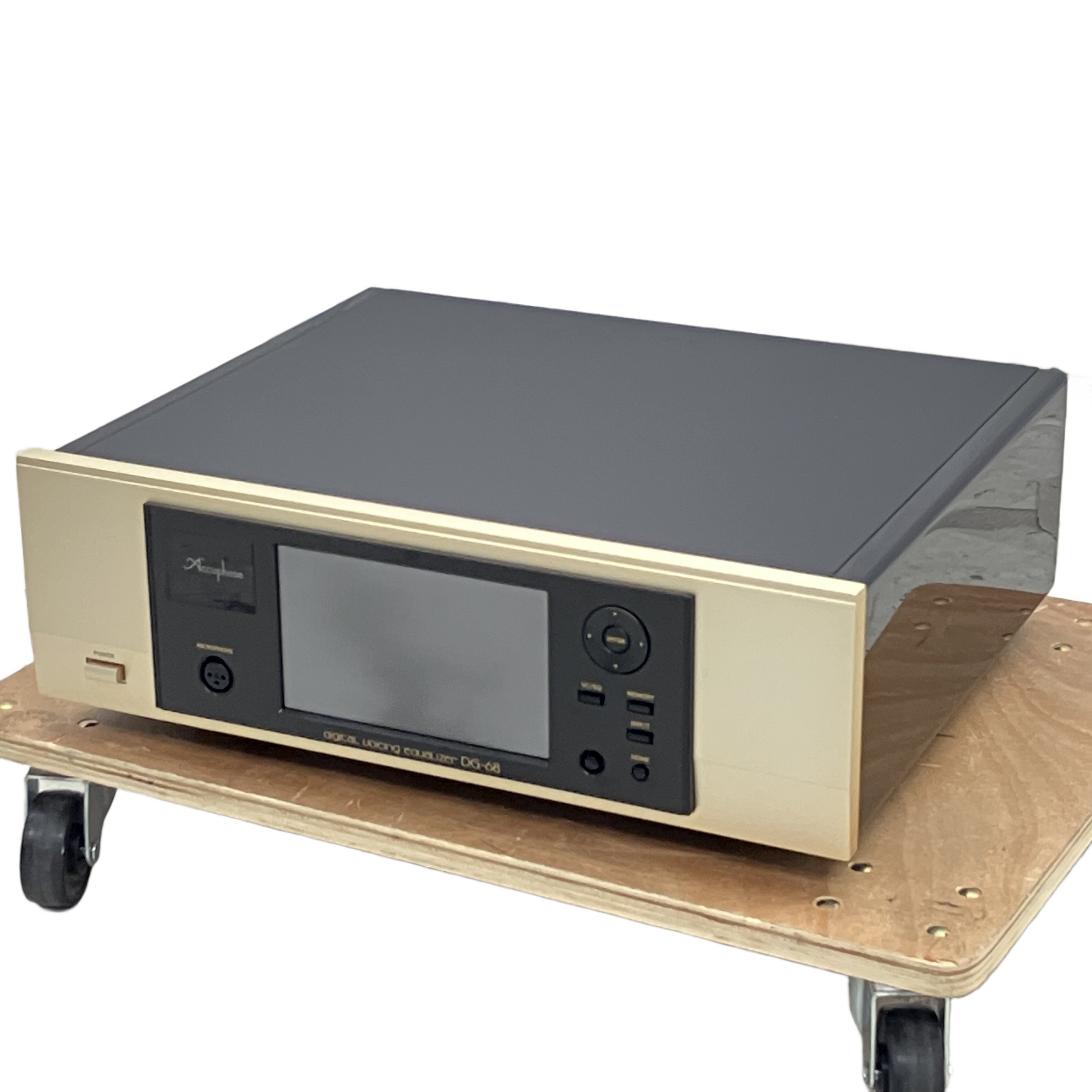 Accuphase DG-68|理想のリスニングルームを創造する、デジタル音場補正の最高峰