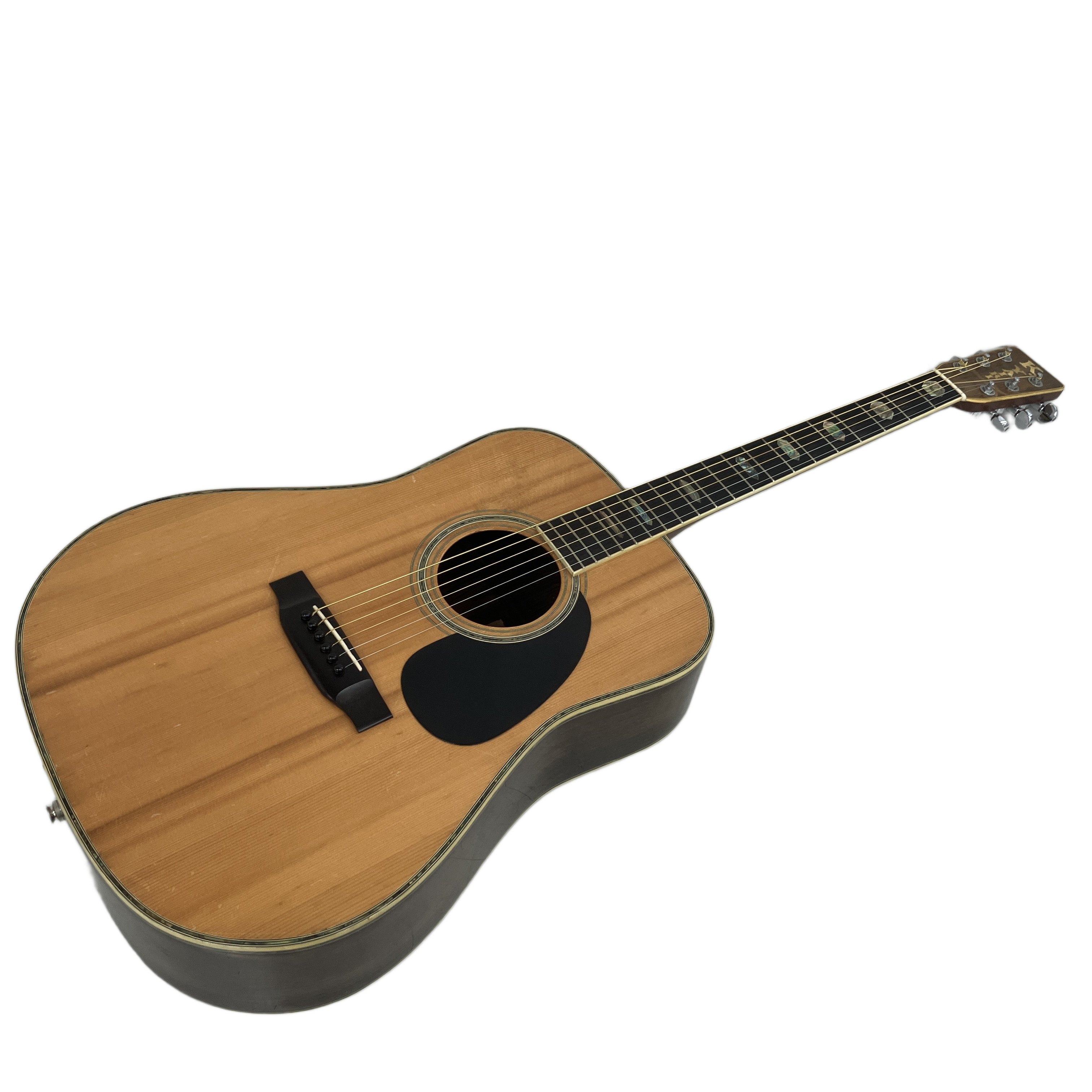 国産ハンドクラフトで知られる一本、K. Yairi YW-800。