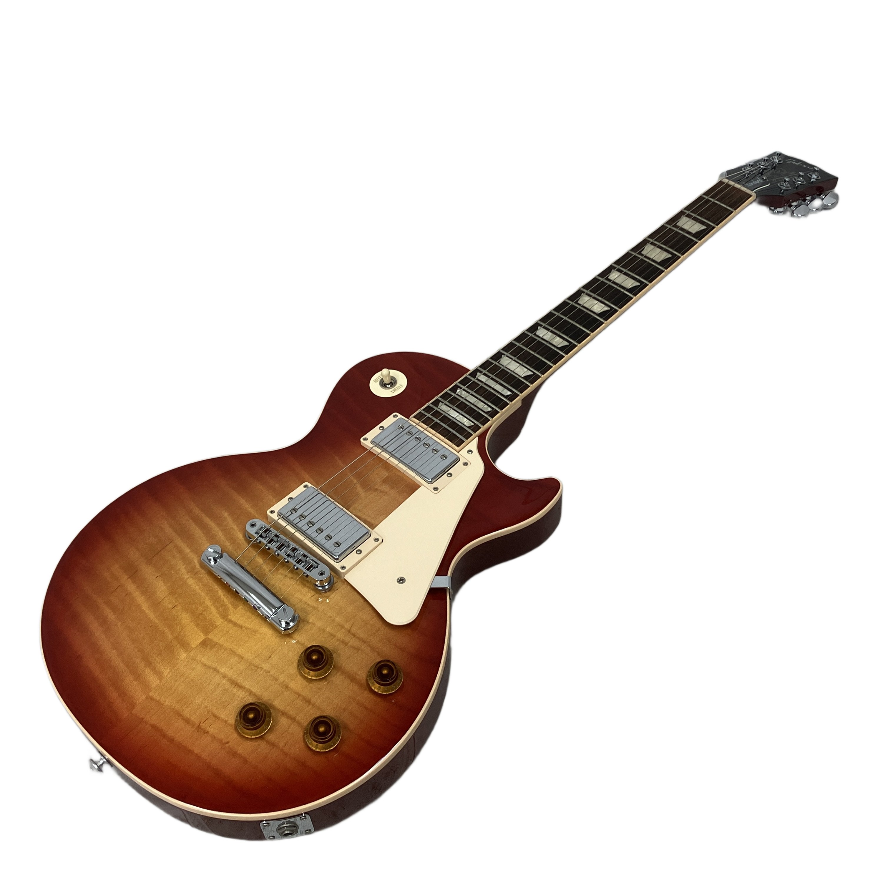 緻密なウエイトリリーフ(軽量化)により、長時間のプレイでも疲労を感じさせません。