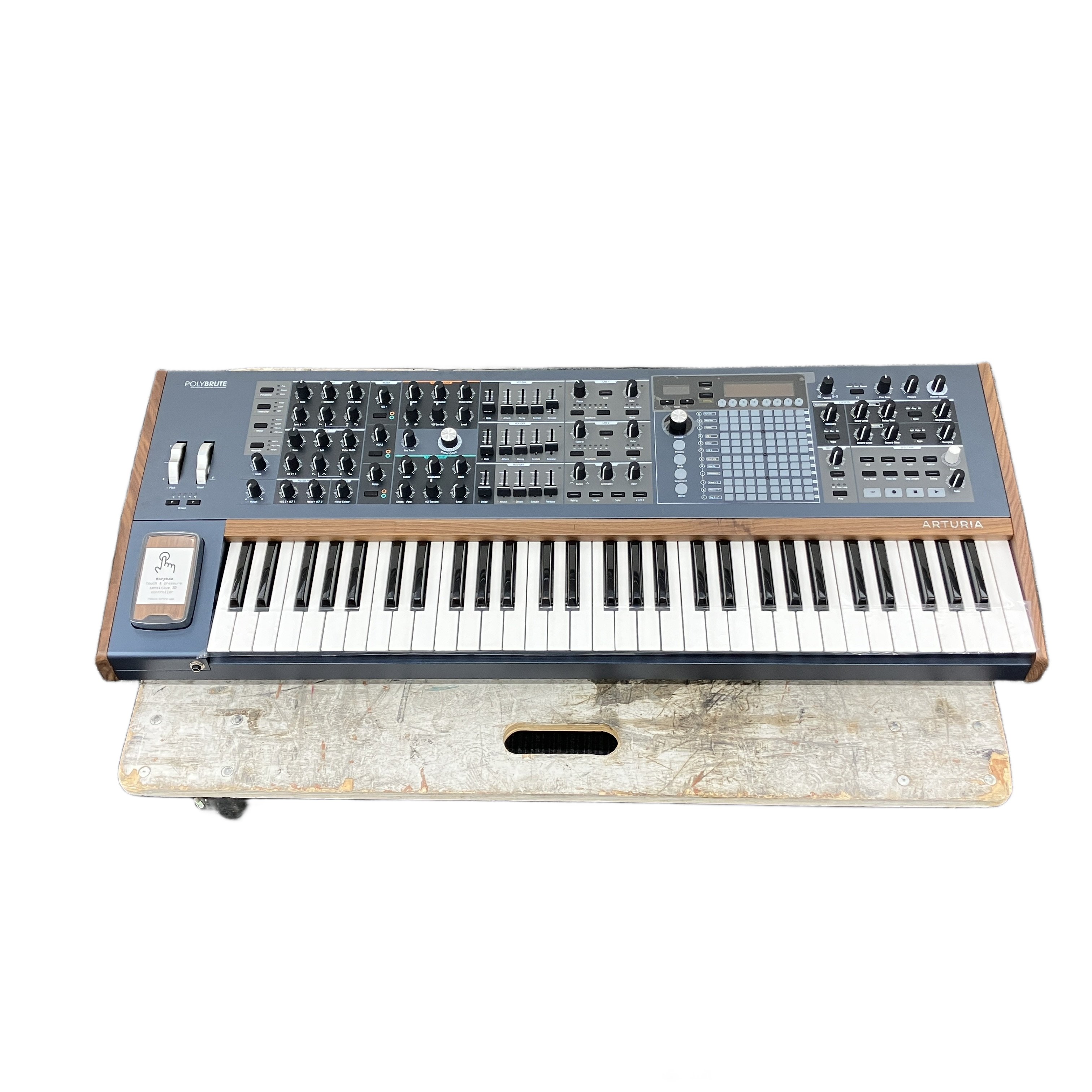 ARTURIA PolyBrute|無限の音像を操る「モーフィング」の衝撃、6ボイス・アナログの新たな頂点