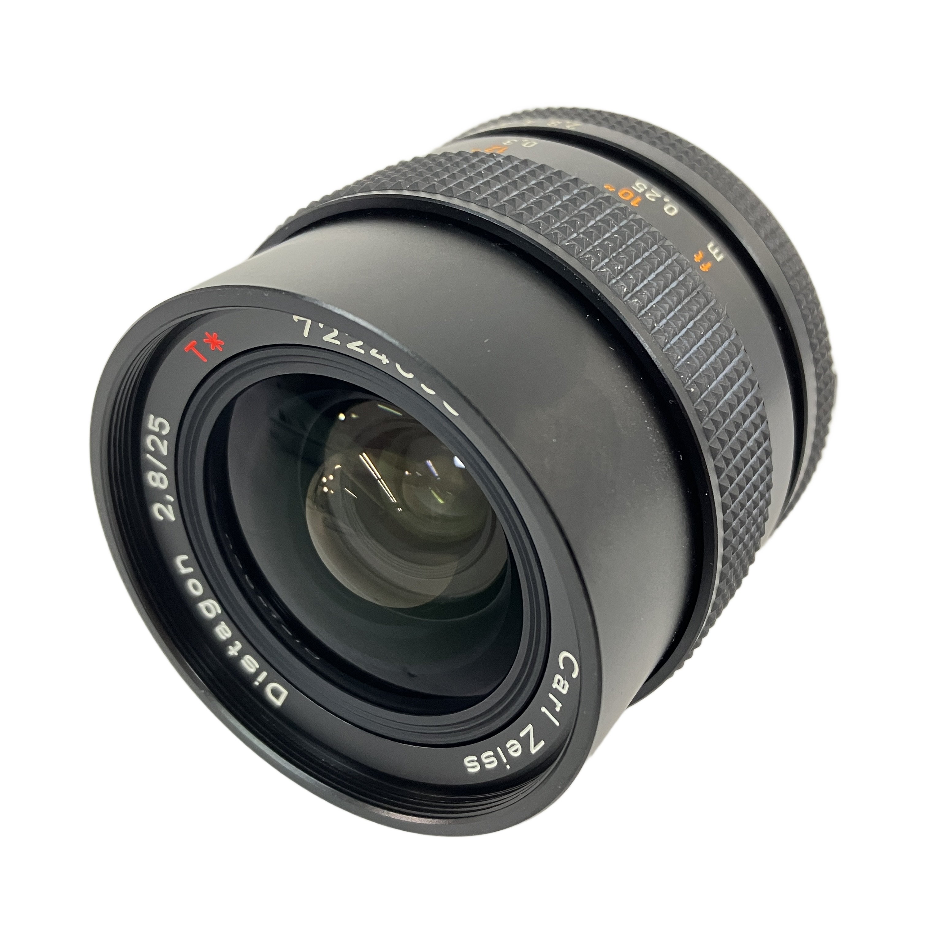 世界をありのままに、それ以上に美しく描き出す、光の魔術師をその手に。