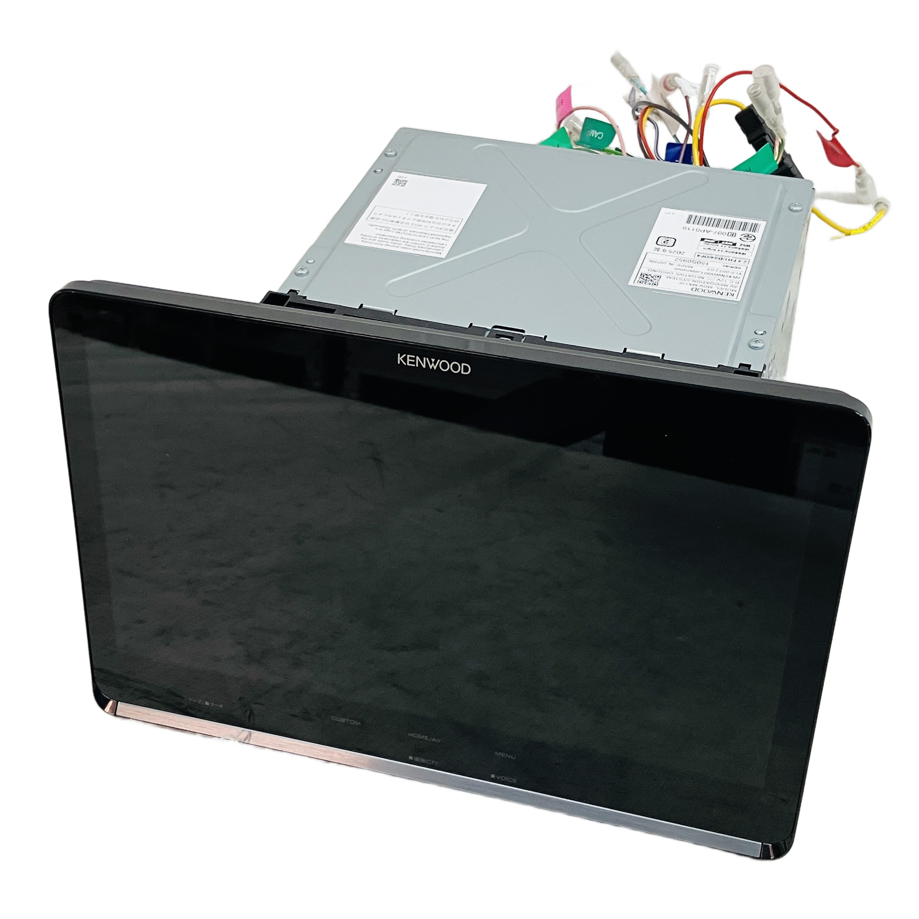 KENWOOD 彩速ナビ MDV-MX12F (2025年製造):圧倒的な黒と鮮烈な色彩。ダッシュボードにそびえ立つ彩速の最高峰。