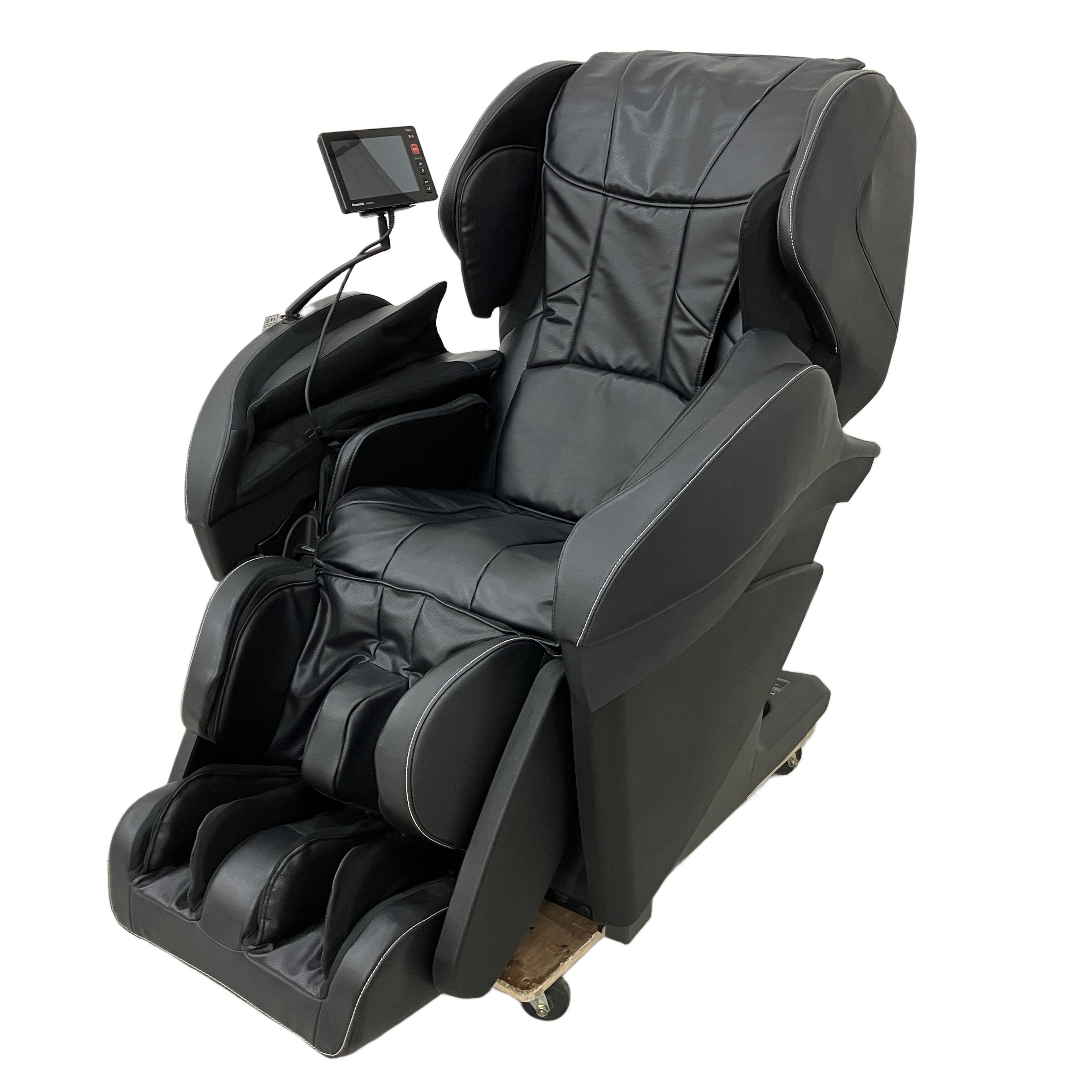 Panasonic リアルプロ EP-MA100-K (ブラック / マッサージチェア):プロの指先が全身を解きほぐす。リビングを専属サロンに変える至高のリラクゼーション。