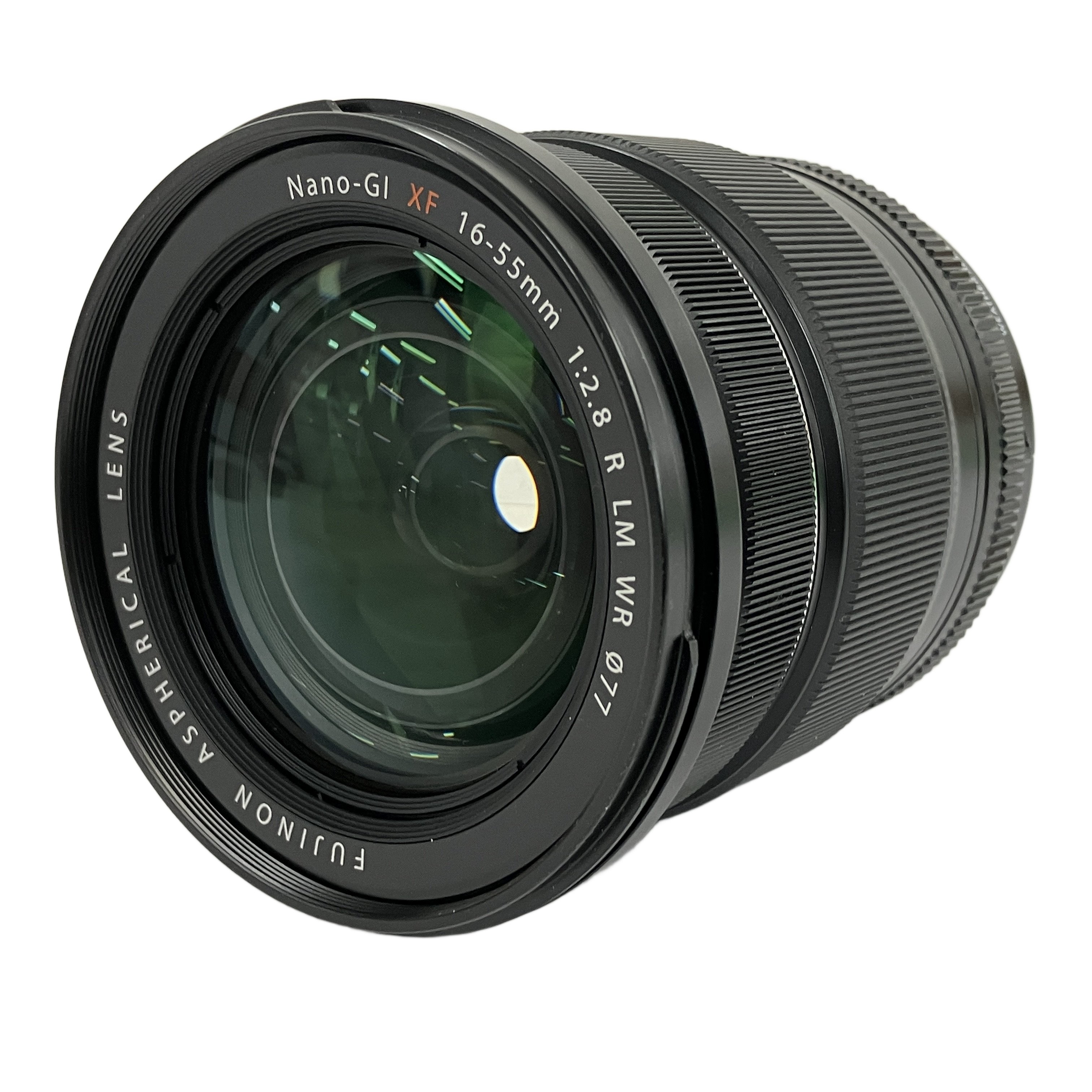 Xマウントの頂点に君臨する、赤バッジの標準ズーム。