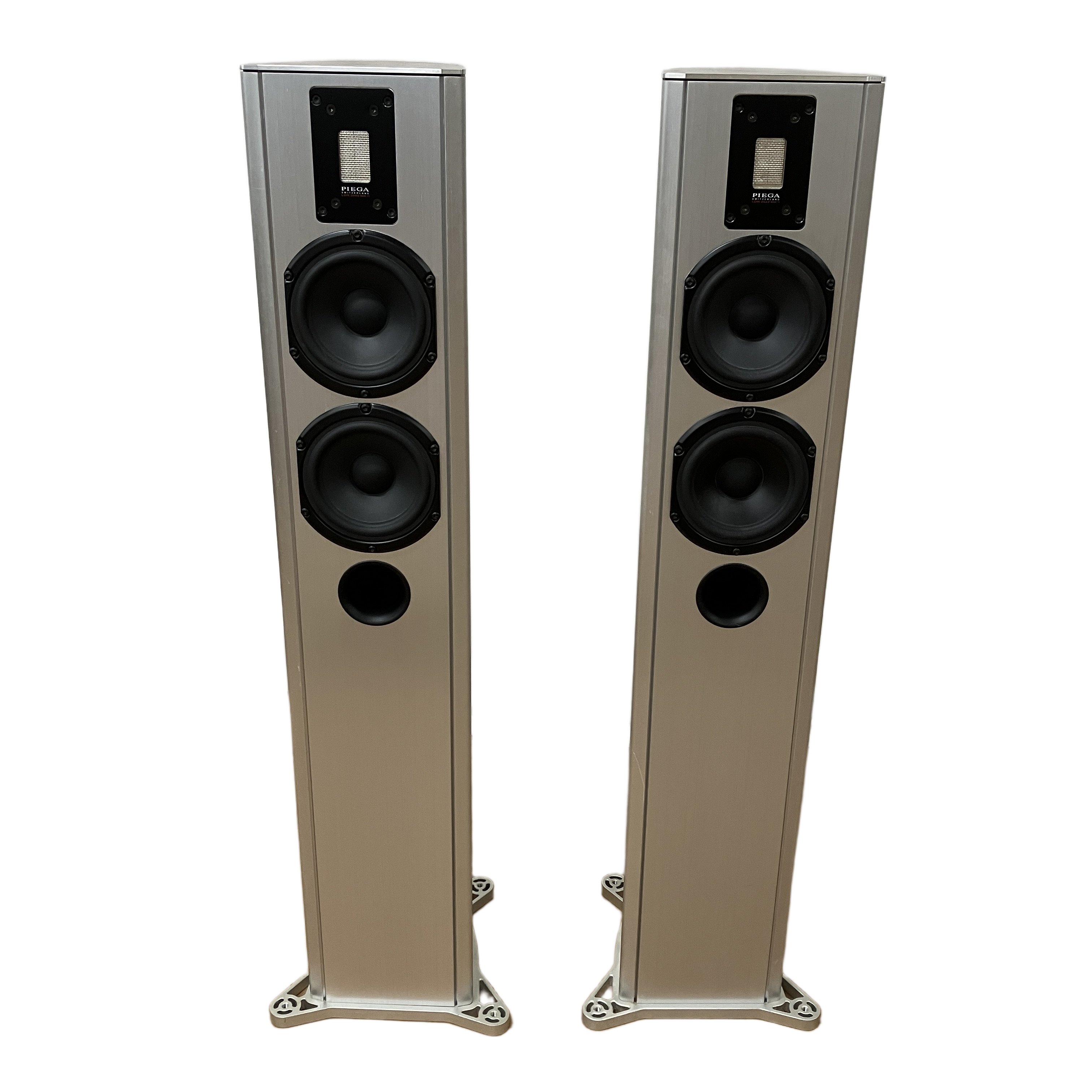 PIEGA Premium 5.2 トールボーイスピーカー (LDRリボンツイーター搭載):アルミの彫刻が奏でる、極上の透明感。リビングをコンサートホールに変える魔法。