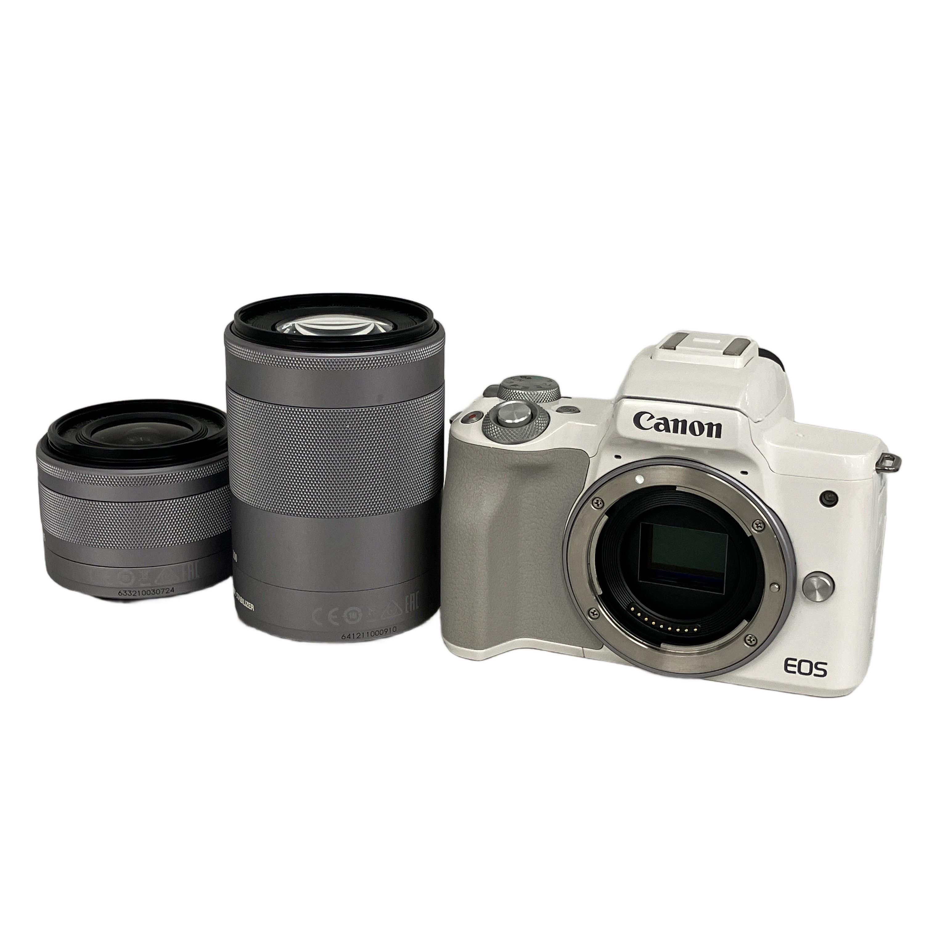 Canon EOS Kiss M ダブルズームキット|2410万画素の表現力、瞳を逃さない快速AF搭載の軽量ミラーレス