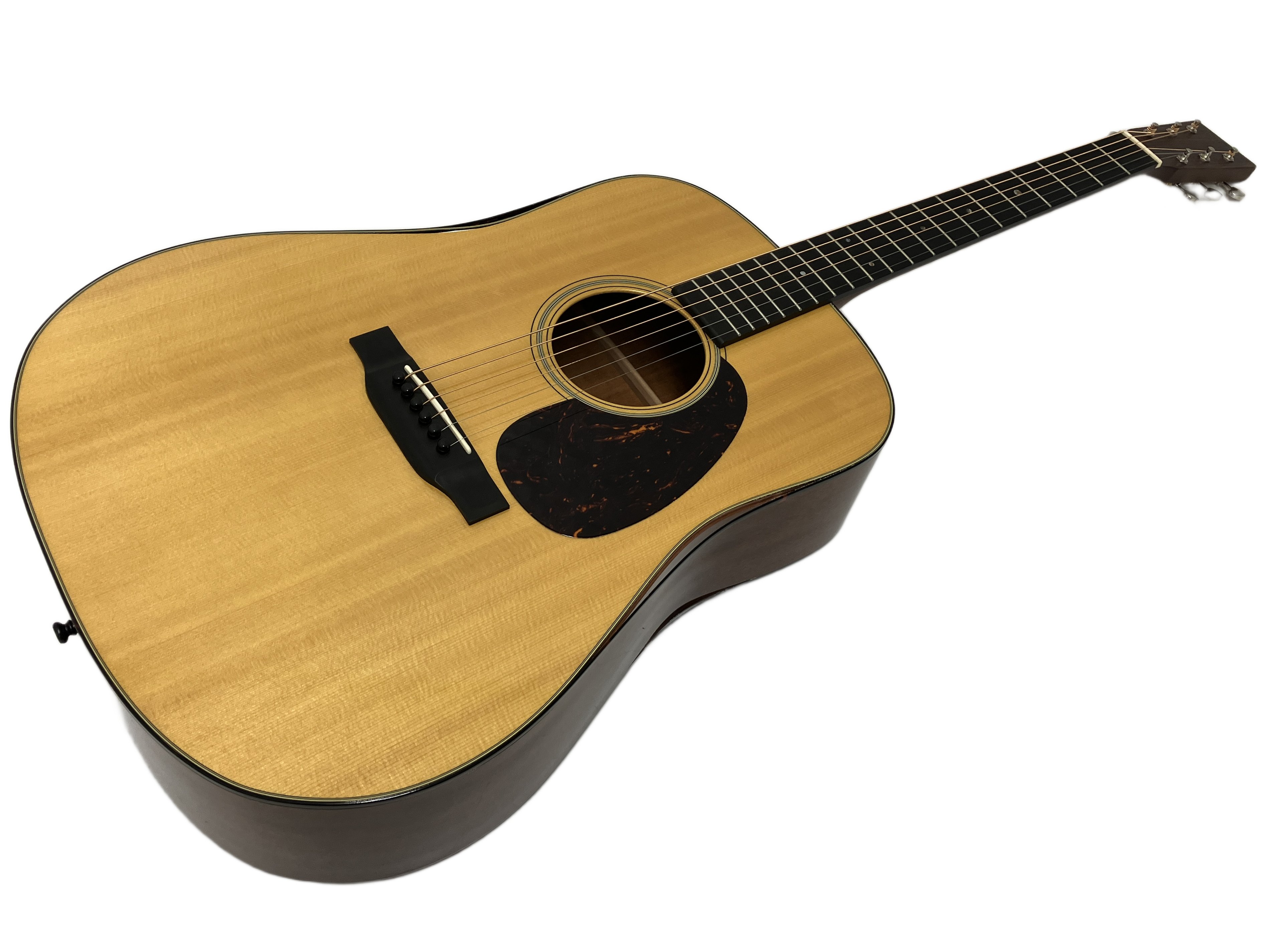 Martin D-18 2015年製|マホガニーの王道、熟成されたクリアな響きと一生モノのスタンダード