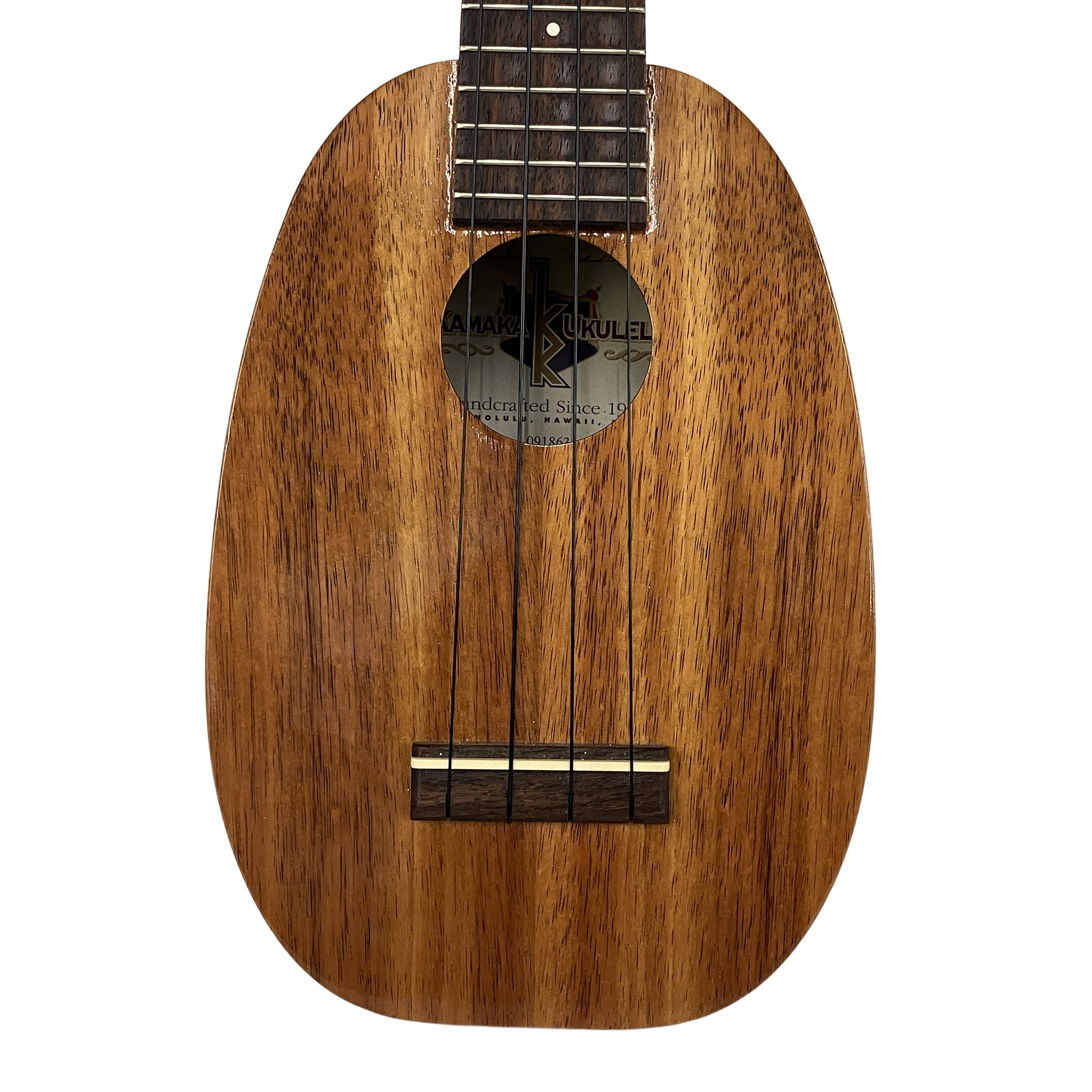 ハワイ製ソプラノの定番ブランド、Kamaka ウクレレ(2009年製)。
