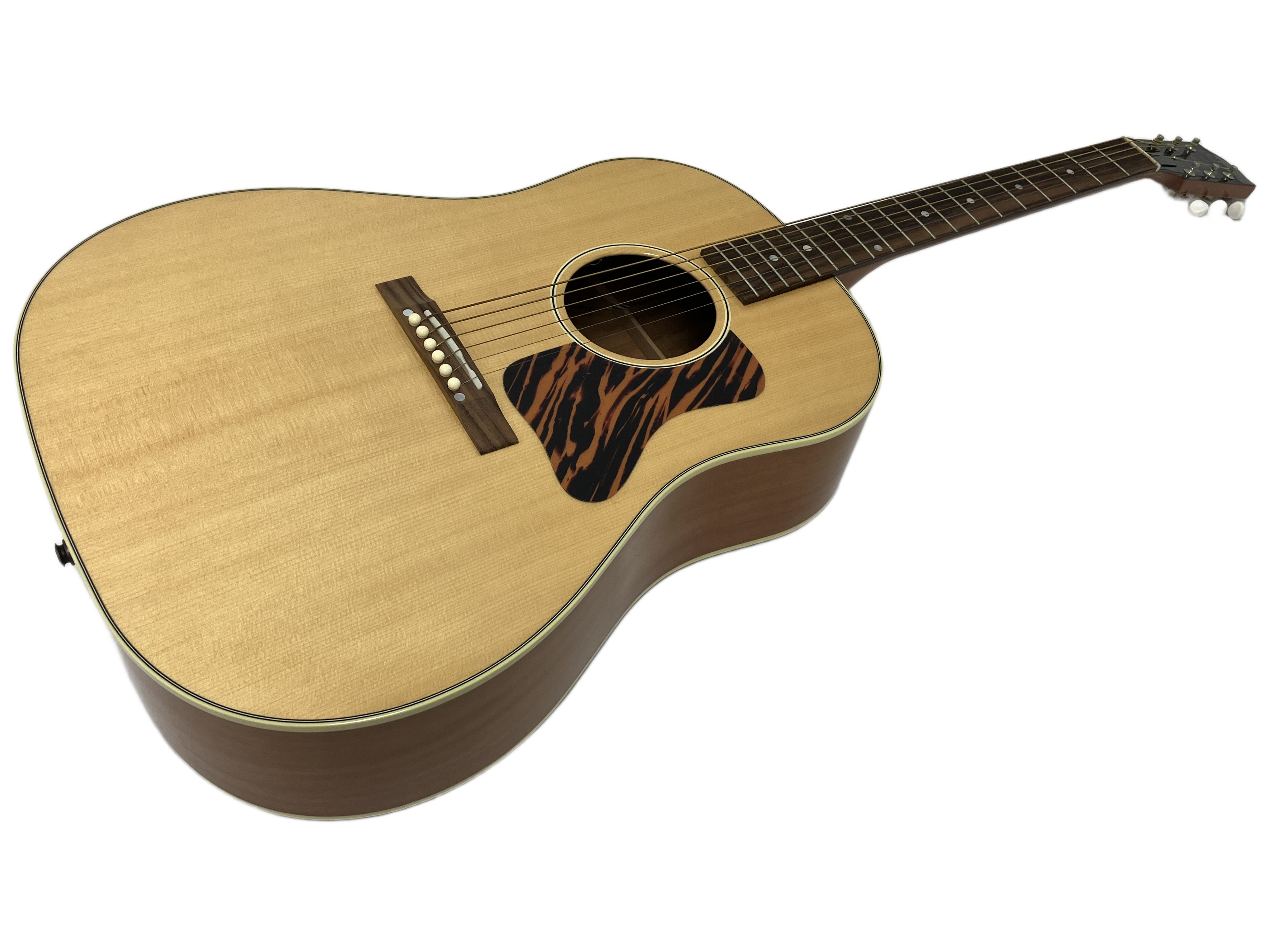 Gibson J-35 2013年製|戦前モデルの魂を継承、野太く乾いたヴィンテージ・トーンの再来