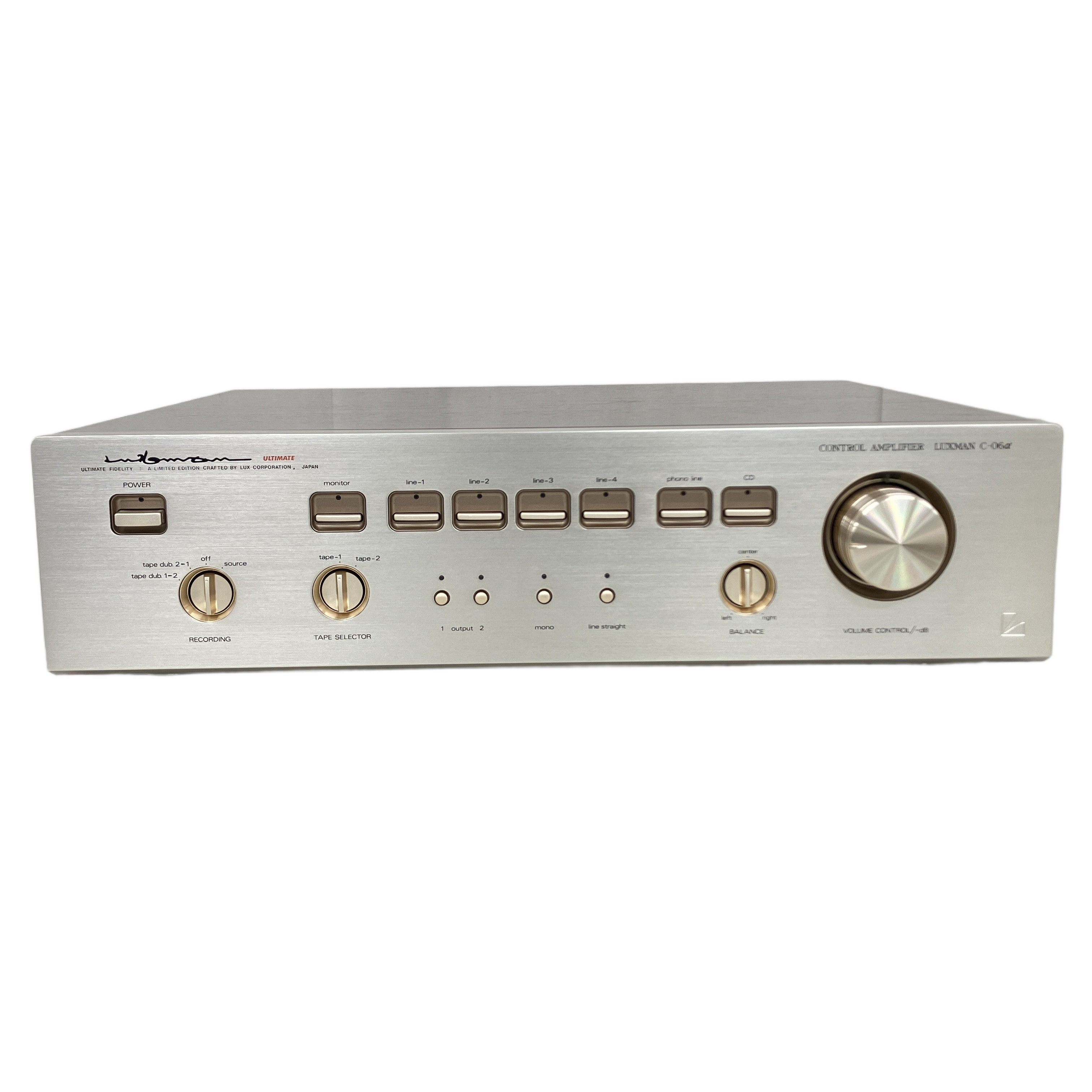 LUXMAN C-06α (コントロールアンプ / オーディオ):至高の静寂から湧き上がる音楽の生命力。名門ラックスマンが誇るプリアンプの金字塔。