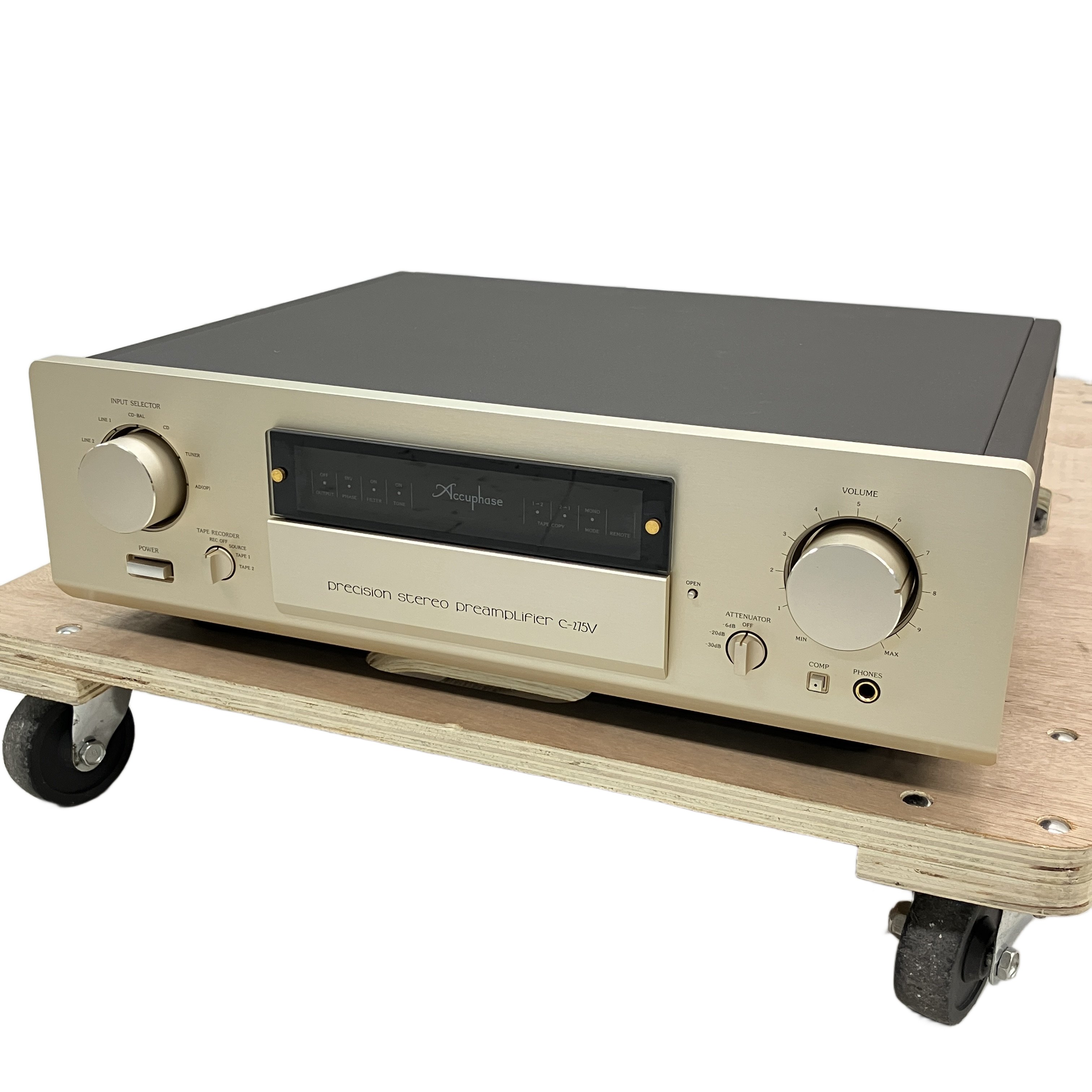 Accuphase C-275V|AAVA方式への進化を遂げた銘機、極限の静寂と実在感を描き出す至高の制御系