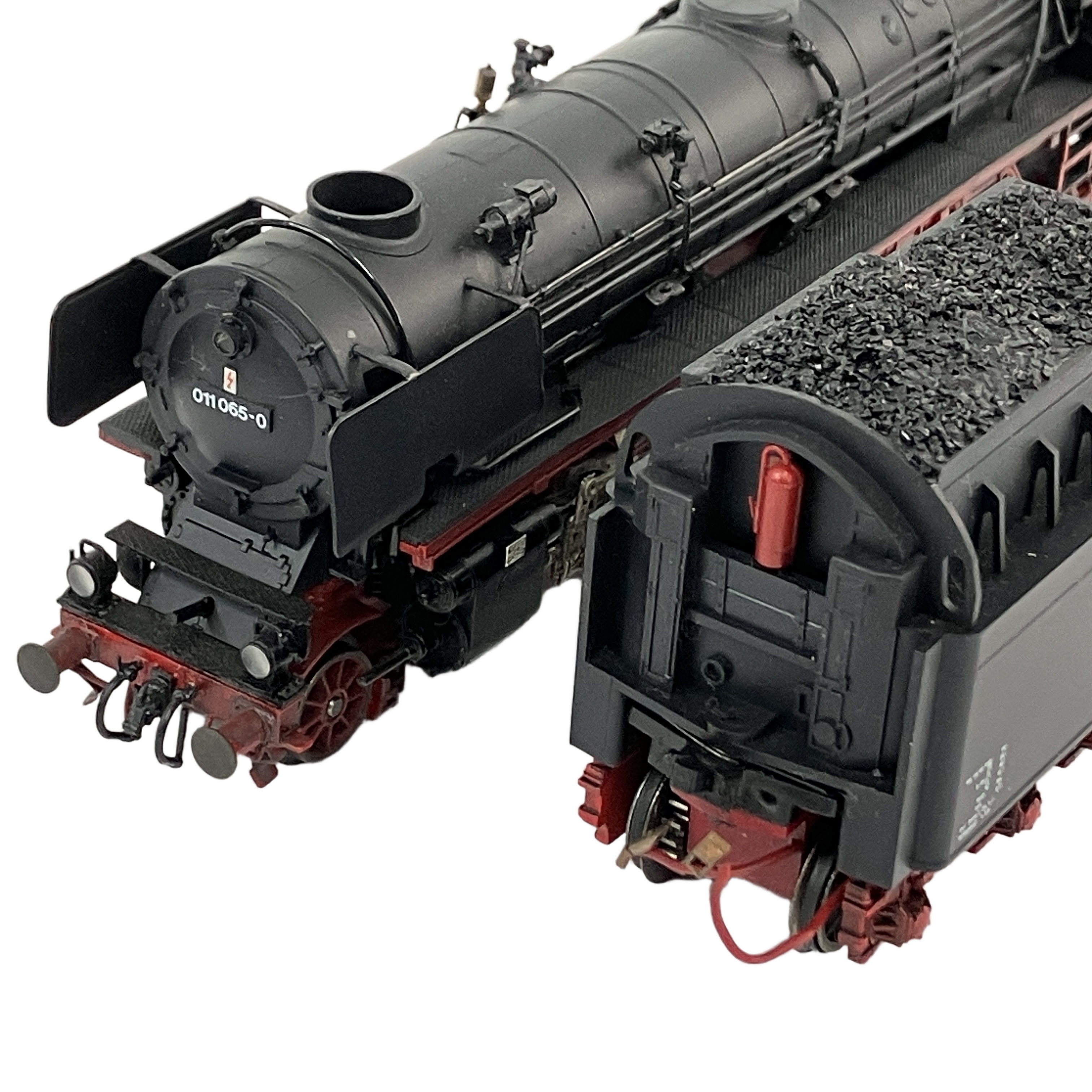 ROCO 63209 DB BR 011 蒸気機関車