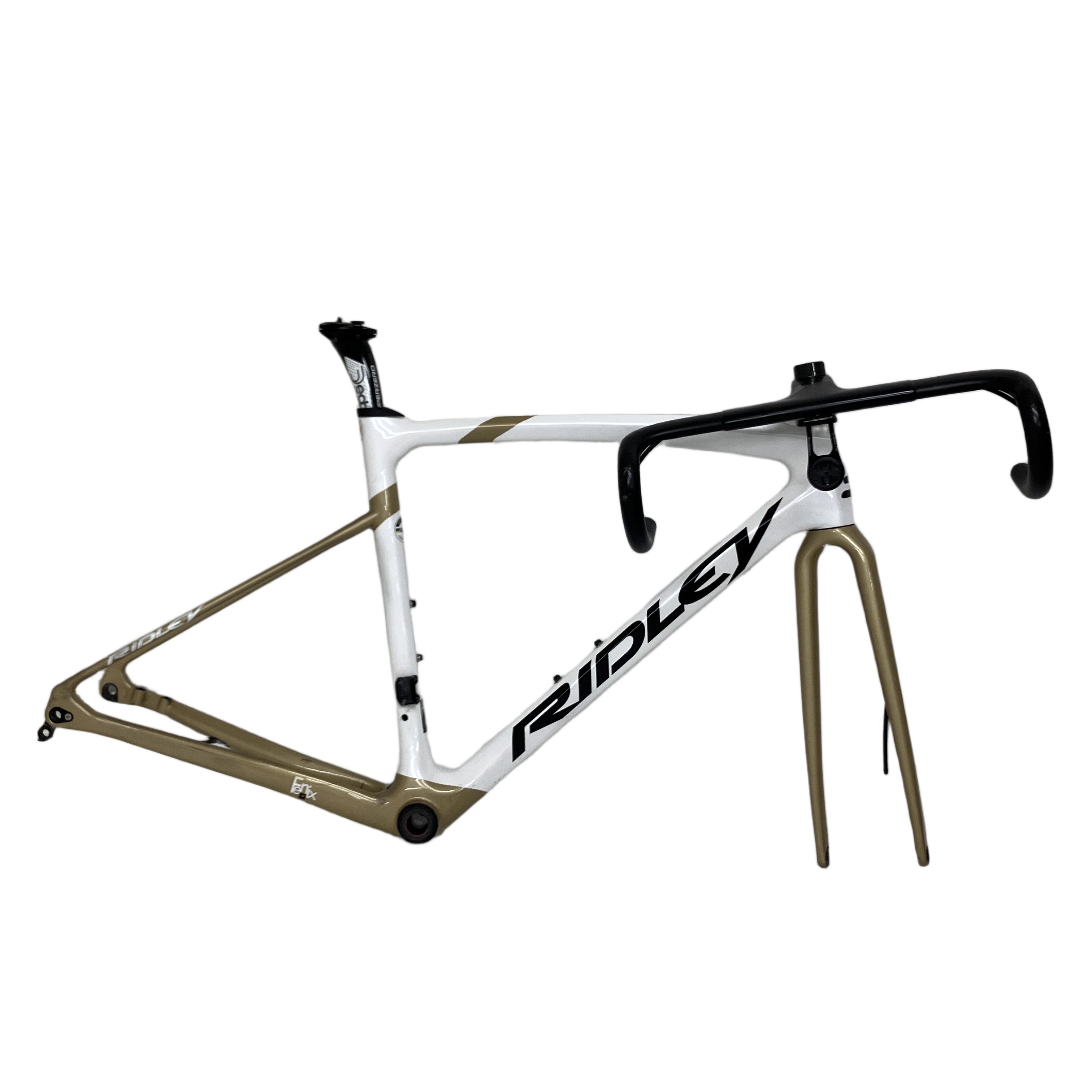 RIDLEY FENIX SLiC (XSサイズ / カーボンフレームセット):美しきケーブルフル内装。長距離を最速で駆け抜ける、ベルギーの至宝。