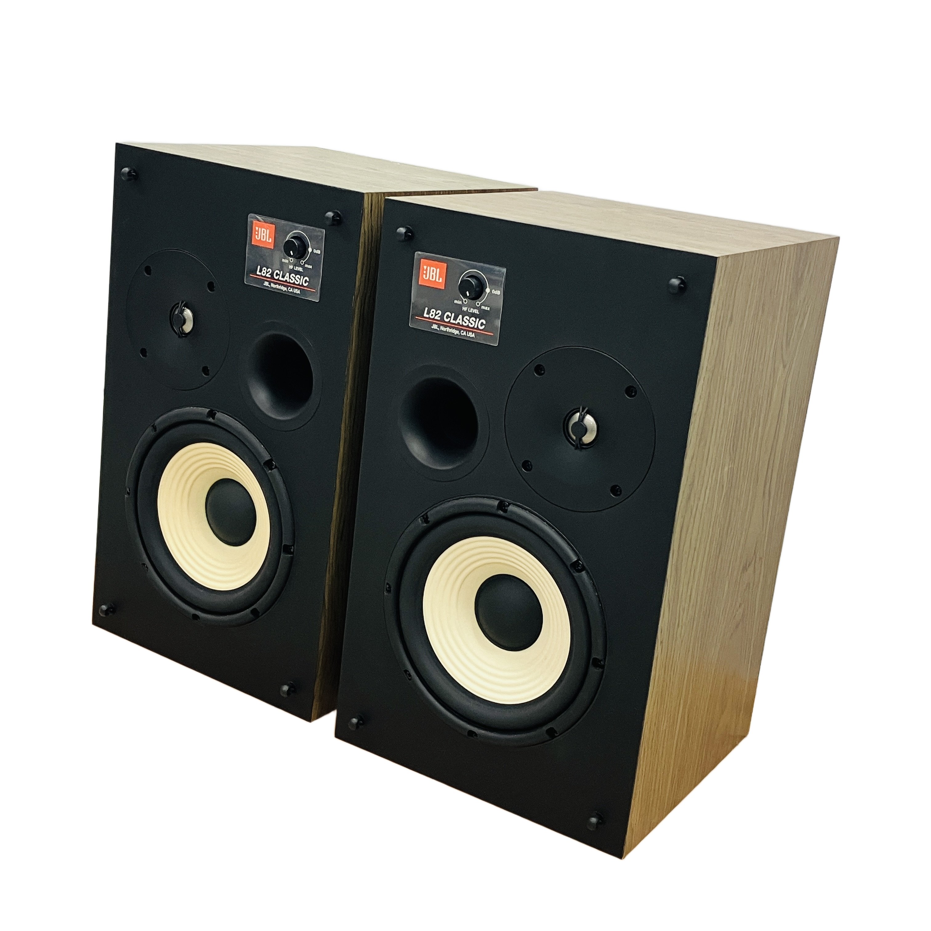 JBL L82 Classic (ペア / ブックシェルフ型スピーカー):リビングを70sの熱狂へ。伝統と最新技術が交差する、アメリカン・サウンドの結晶。