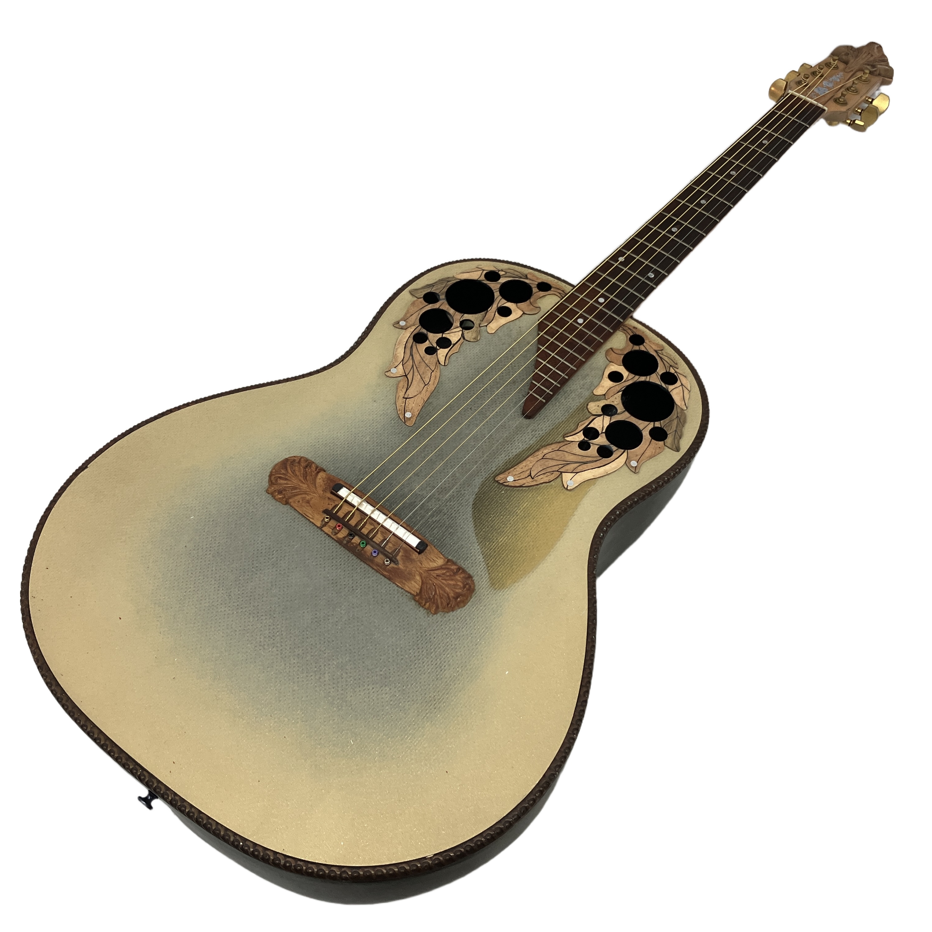 Ovation Adamas I | 革新的なカーボンファイバー素材を採用した、オベーションの最高峰。