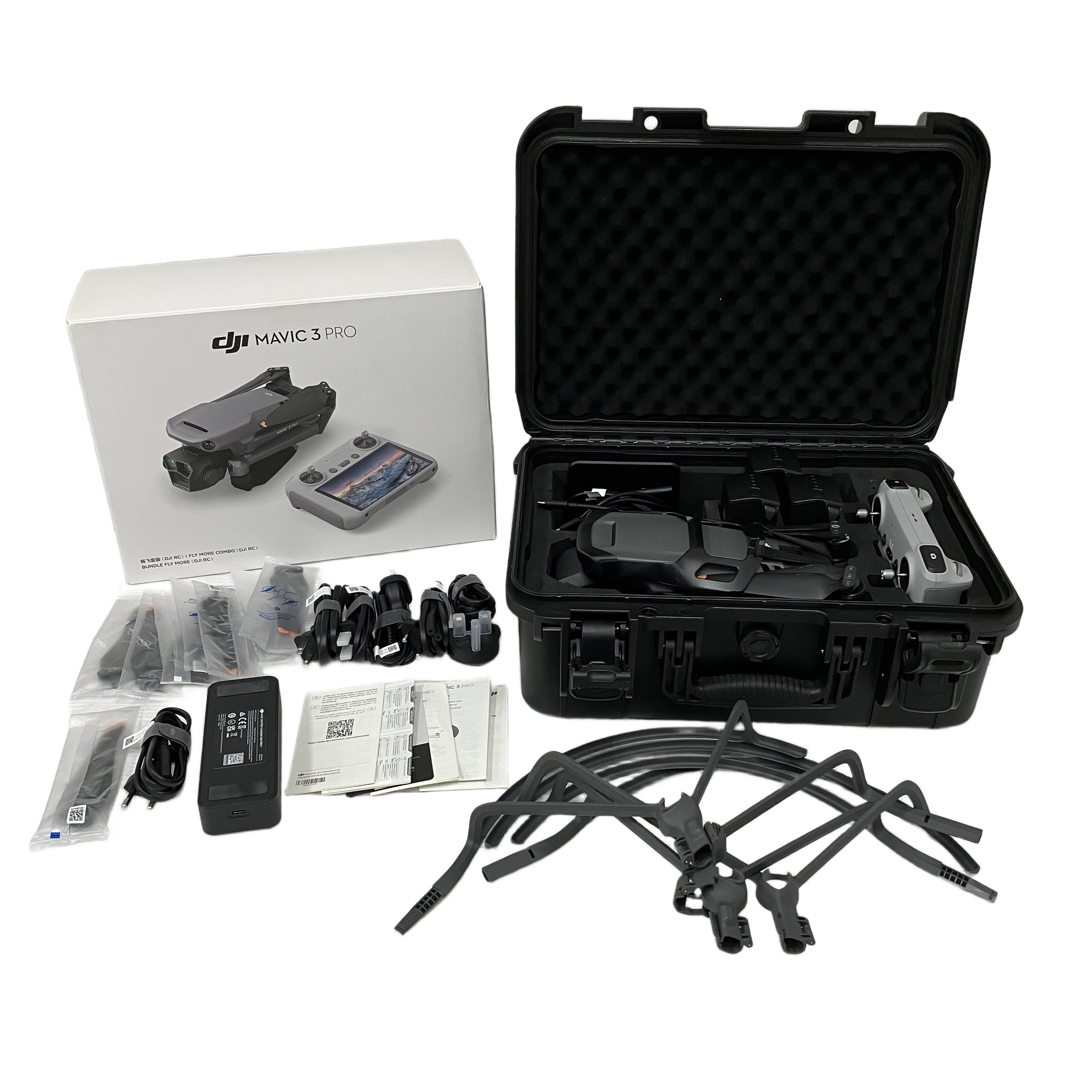★DJI Mavic 3 Pro Fly More Combo 3眼カメラ搭載 プロの視点を手に入れる最高峰ドローン★