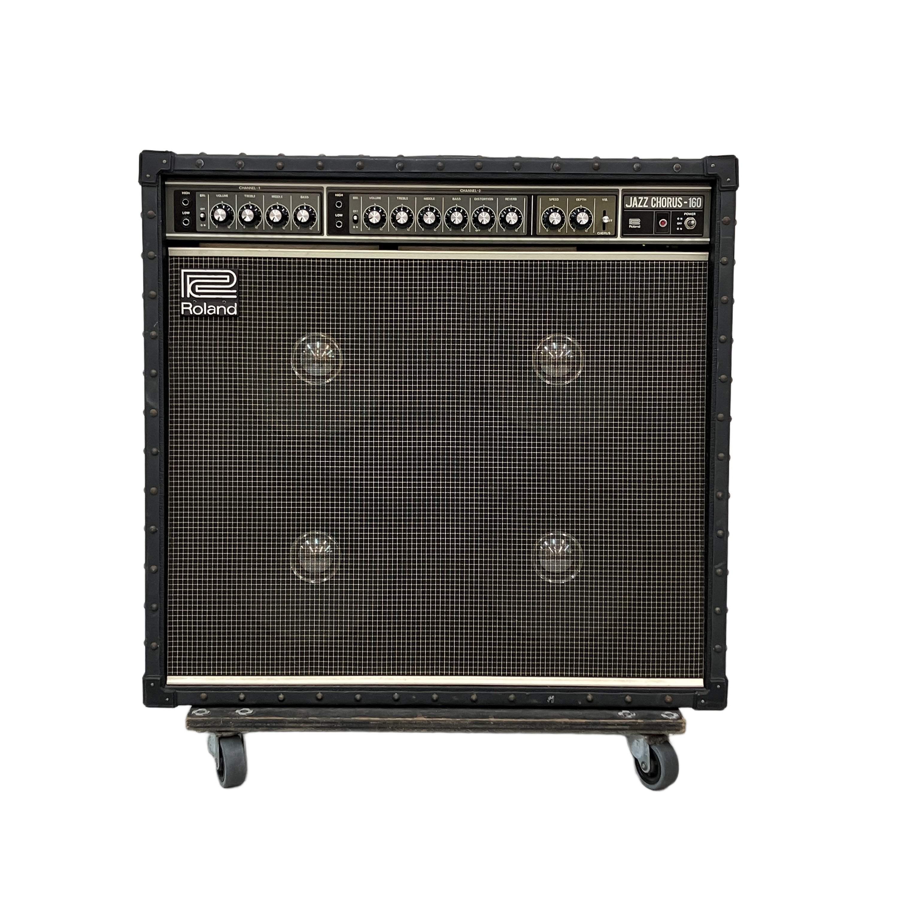 Roland JC-160 Jazz Chorus|4基のスピーカーが放つ圧倒的な音圧、シリーズ最大級の出力を誇る「真のクリーン」