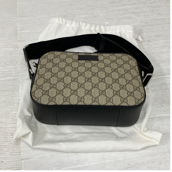 GUCCI GGスプリーム クラッチバッグ