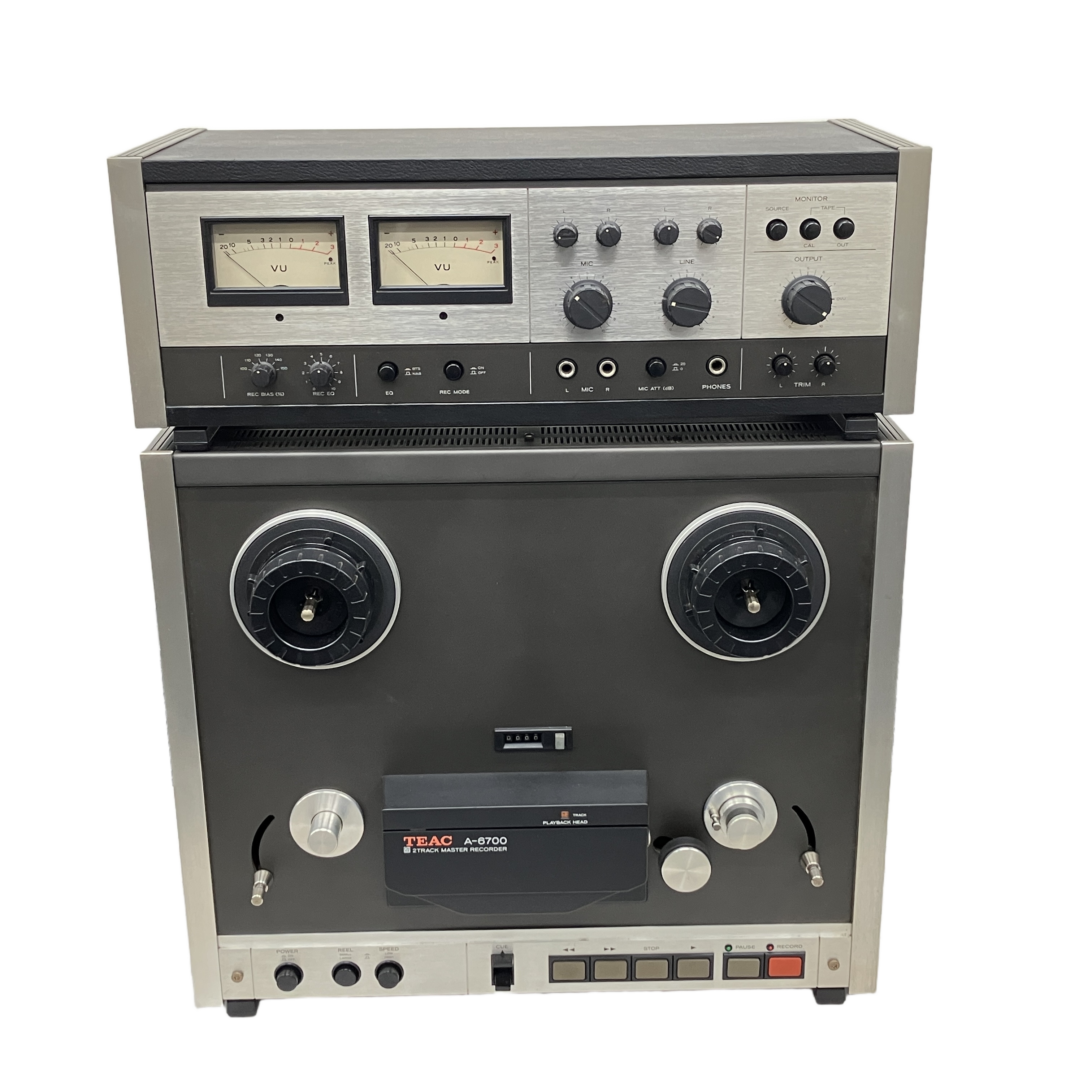 38cm/s・2トラックの衝撃。タイマーコントロールアダプター付属、アナログの頂点を極めるマスターレコーダー。